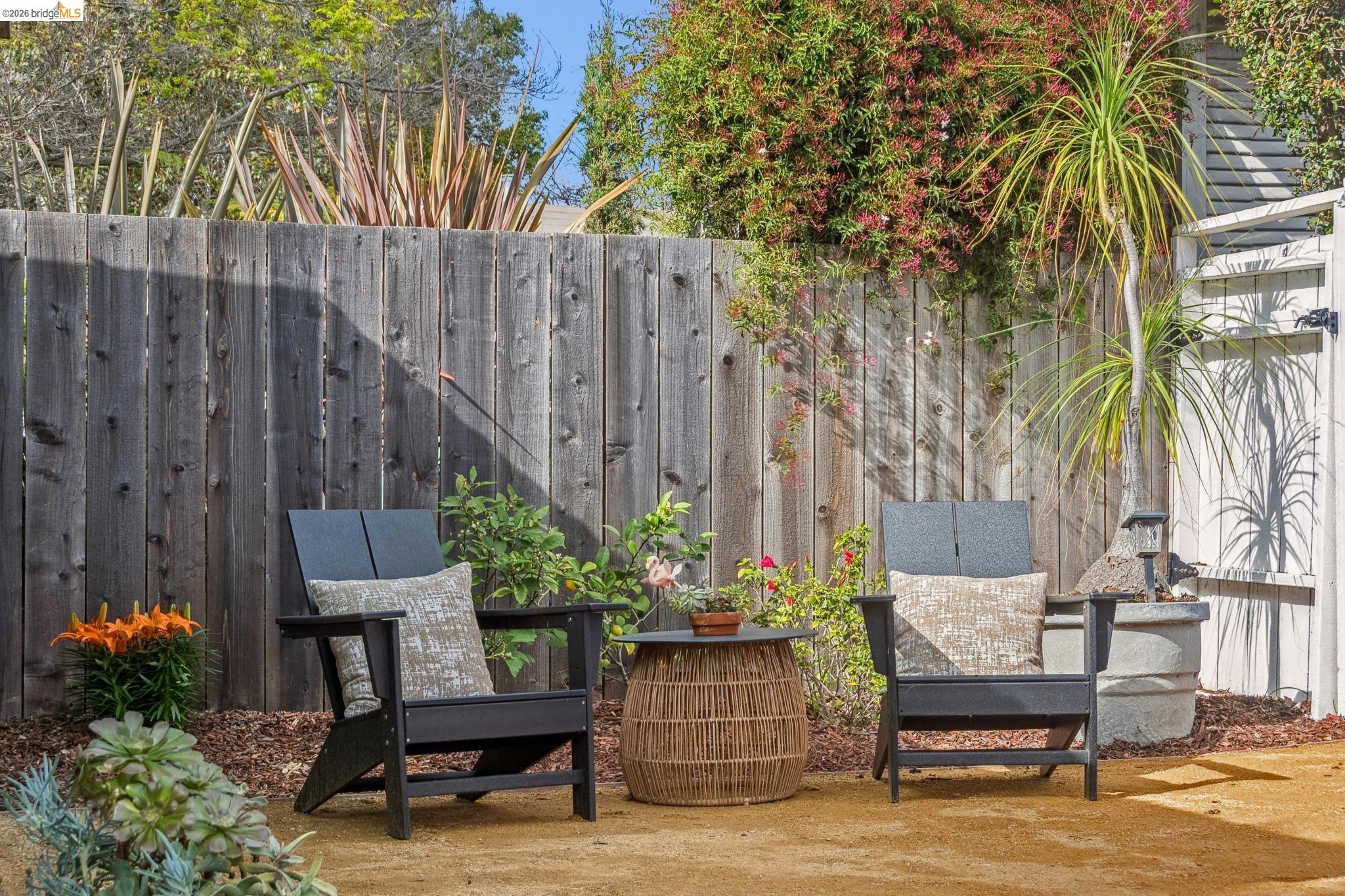 Detail Gallery Image 31 of 34 For 2465 Alida St, Oakland,  CA 94602 - 2 Beds | 1 Baths