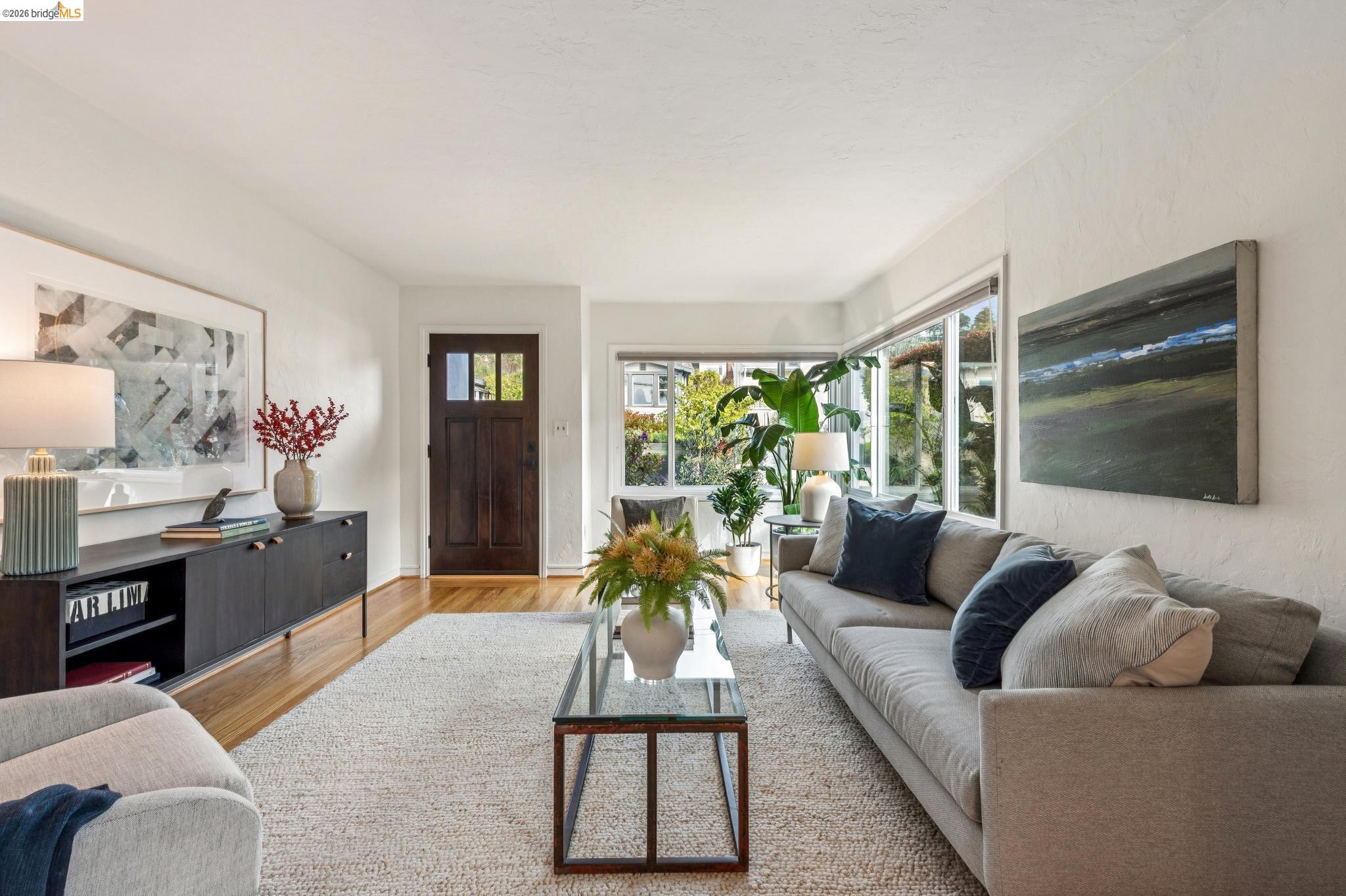 Detail Gallery Image 5 of 34 For 2465 Alida St, Oakland,  CA 94602 - 2 Beds | 1 Baths