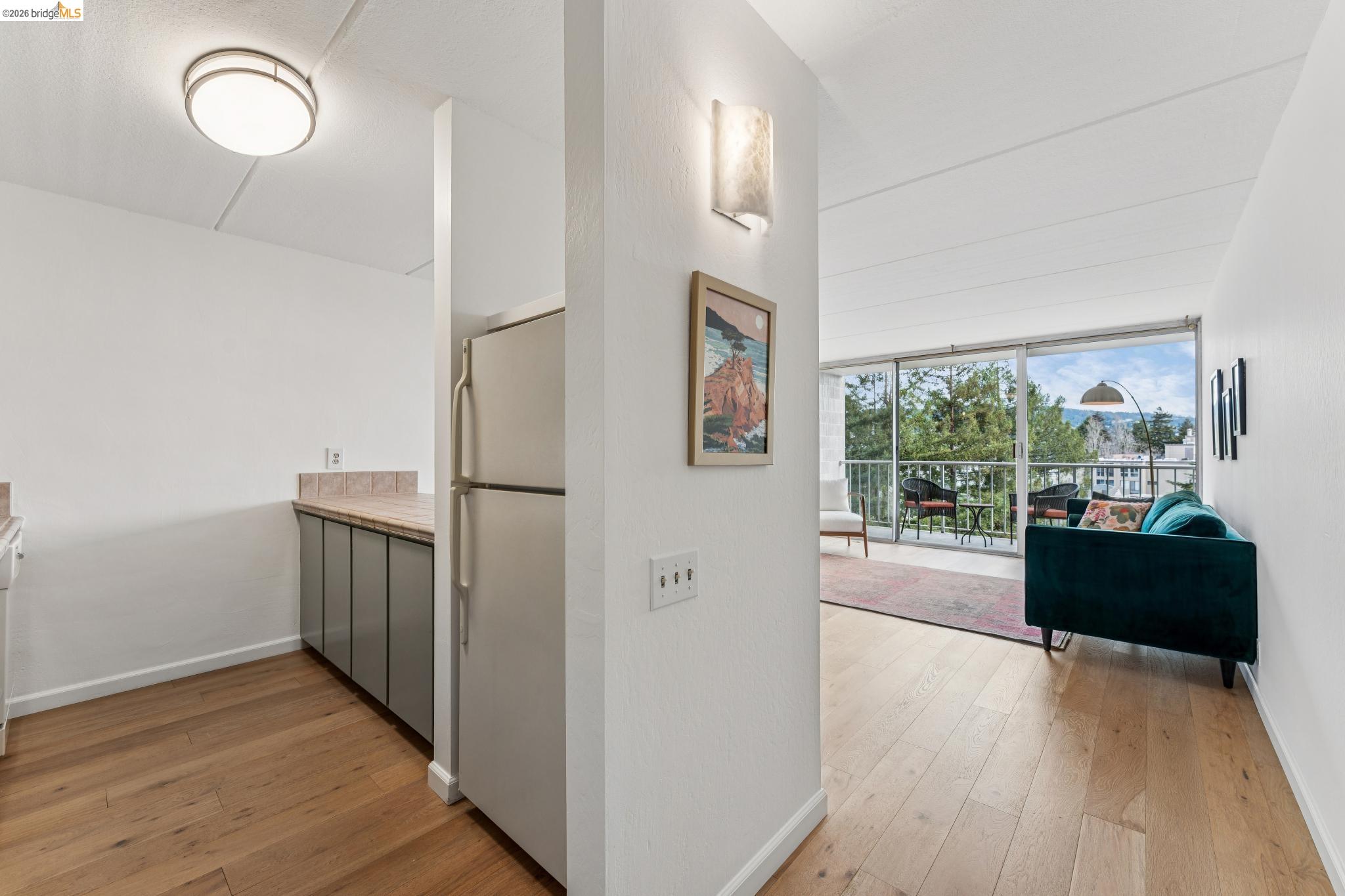 Photo #2: 41124562 Listing: Photo #2