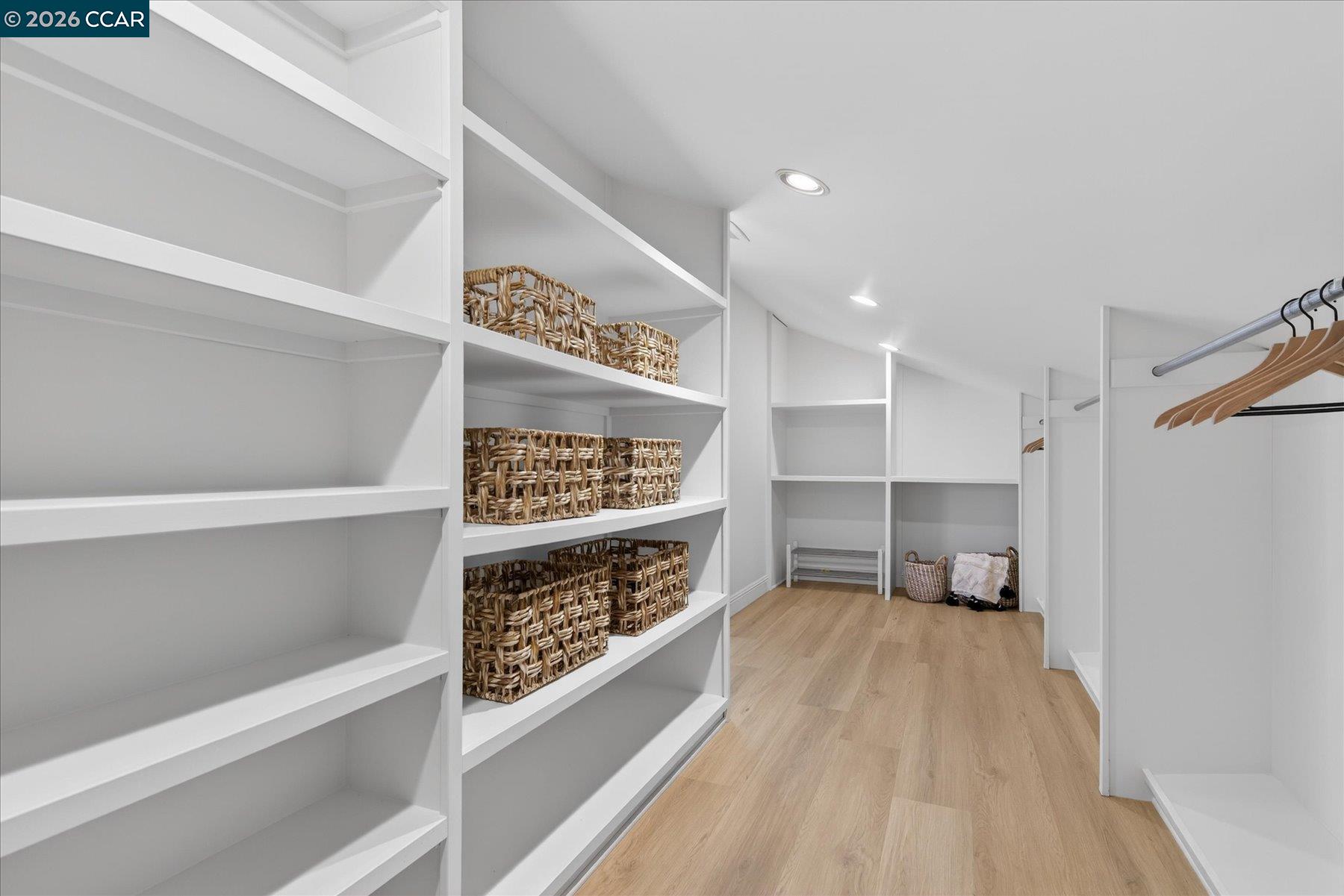 Detail Gallery Image 19 of 33 For 187 Cypress Point Way, Moraga,  CA 94556 - 5 Beds | 3/1 Baths