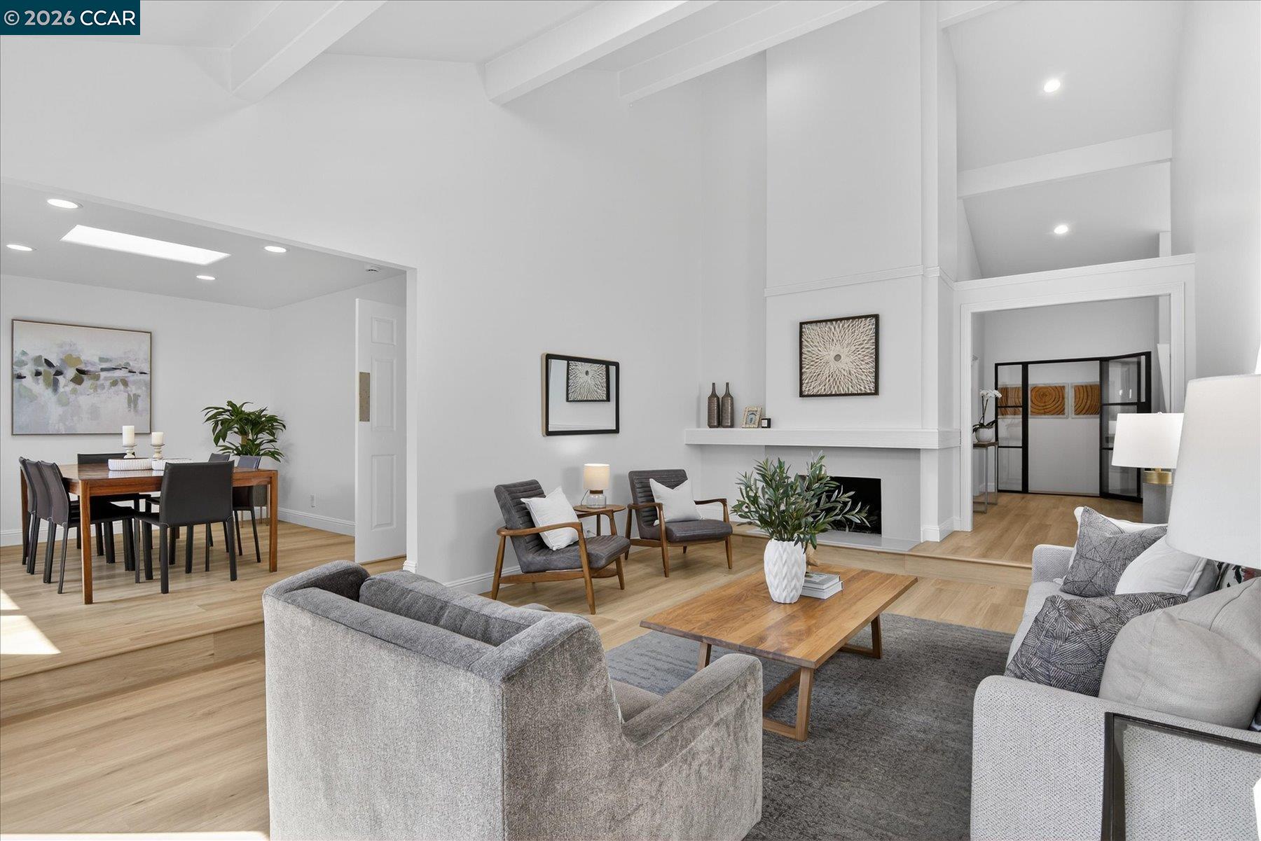 Detail Gallery Image 4 of 33 For 187 Cypress Point Way, Moraga,  CA 94556 - 5 Beds | 3/1 Baths