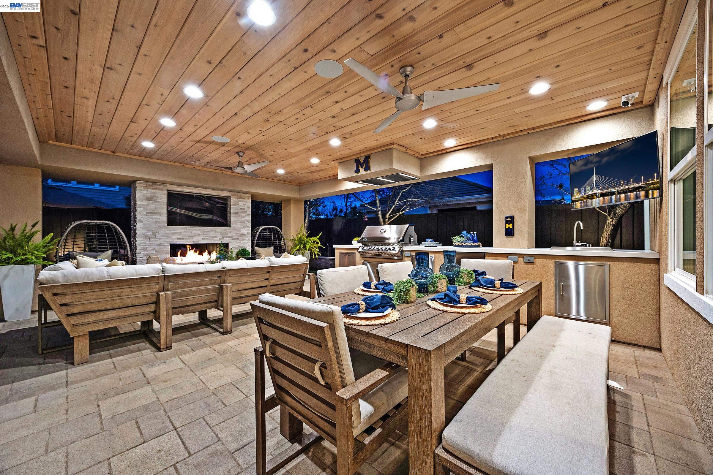 Detail Gallery Image 5 of 59 For 2170 Santa Croce Dr, Livermore,  CA 94550 - 5 Beds | 3/1 Baths