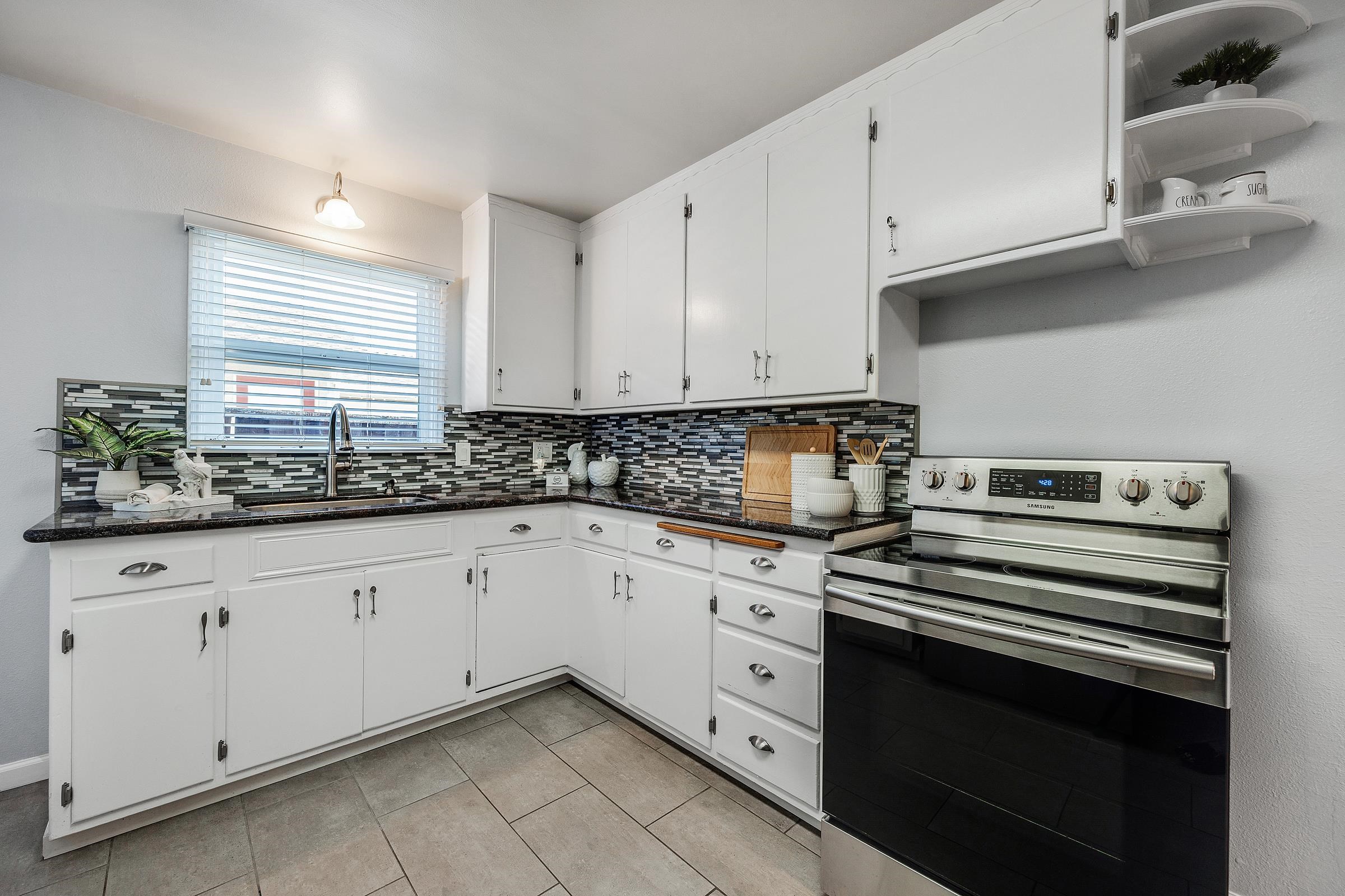 Detail Gallery Image 12 of 30 For 1815 Pine St, Livermore,  CA 94551 - 3 Beds | 1 Baths