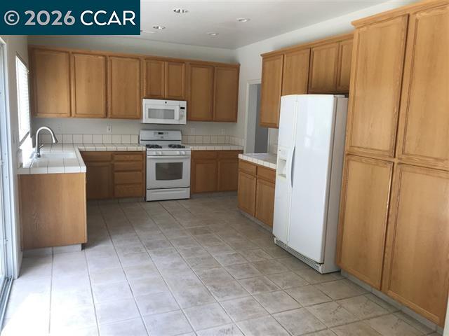 Detail Gallery Image 4 of 6 For 689 Apple Hill Dr, Brentwood,  CA 94513 - 3 Beds | 2/1 Baths