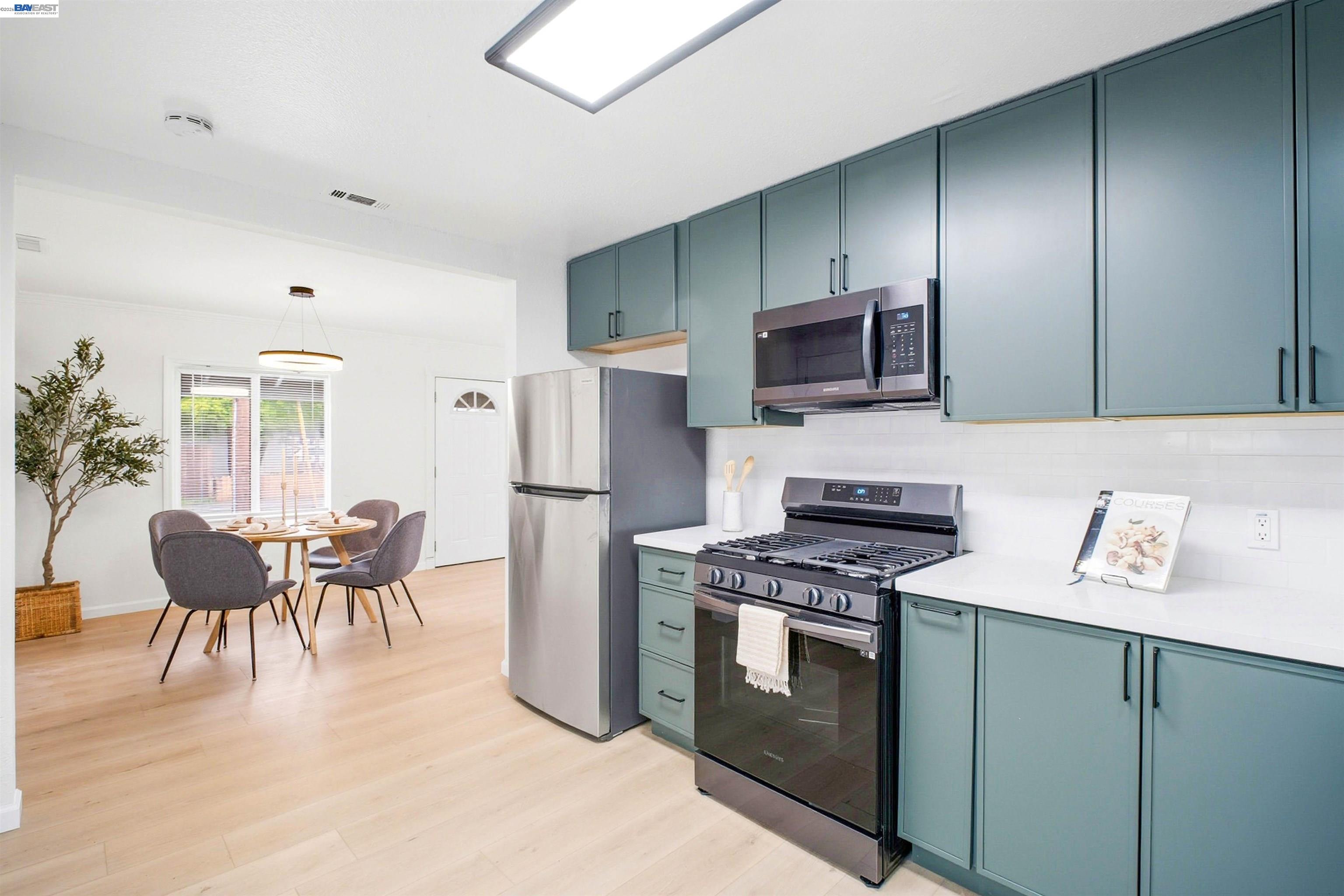 Detail Gallery Image 10 of 30 For 1497 via Manzanas, San Lorenzo,  CA 94580 - 3 Beds | 1 Baths