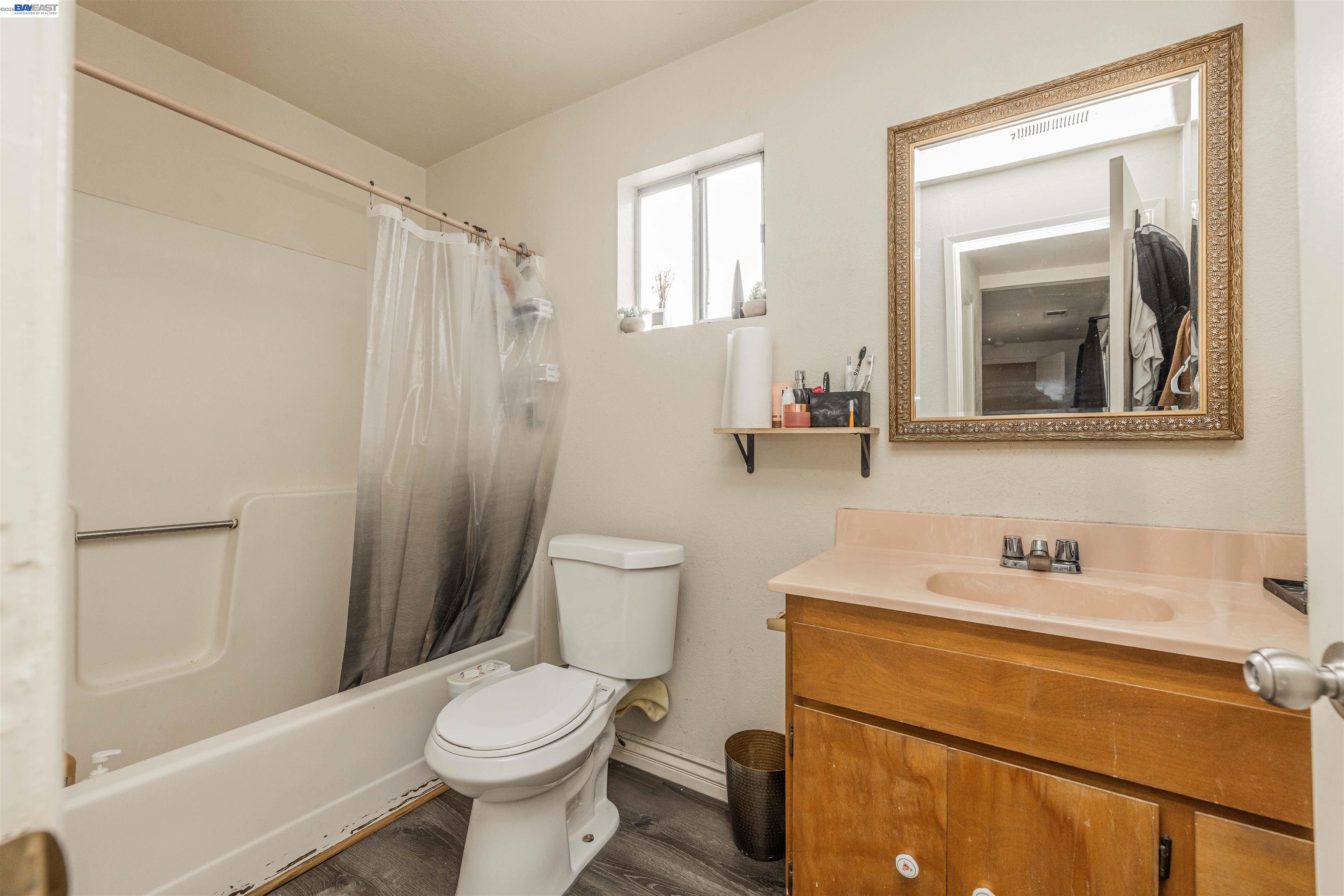 Detail Gallery Image 11 of 27 For 252 W Clover Rd, Tracy,  CA 95376 - 5 Beds | 3 Baths