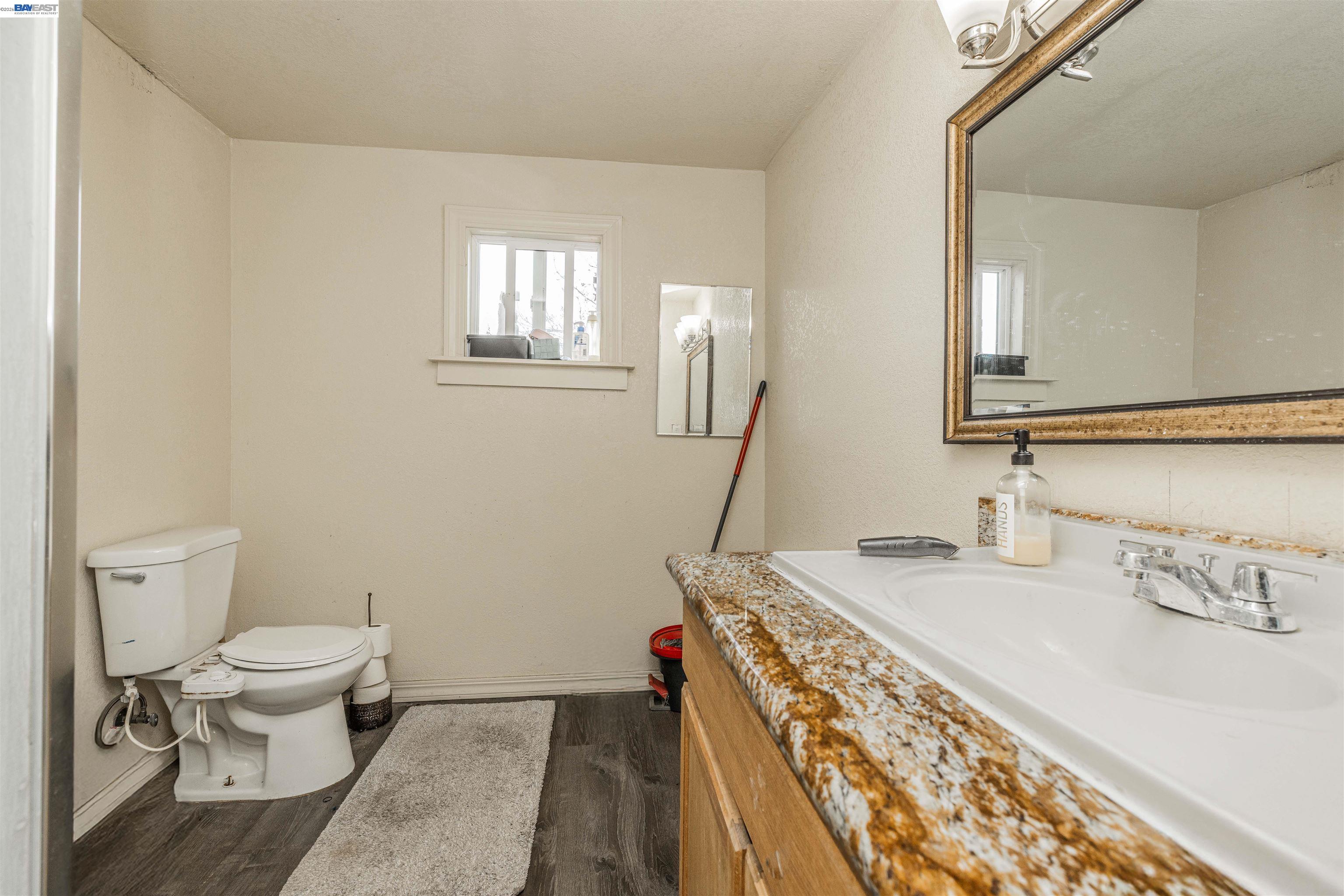 Detail Gallery Image 12 of 27 For 252 W Clover Rd, Tracy,  CA 95376 - 5 Beds | 3 Baths