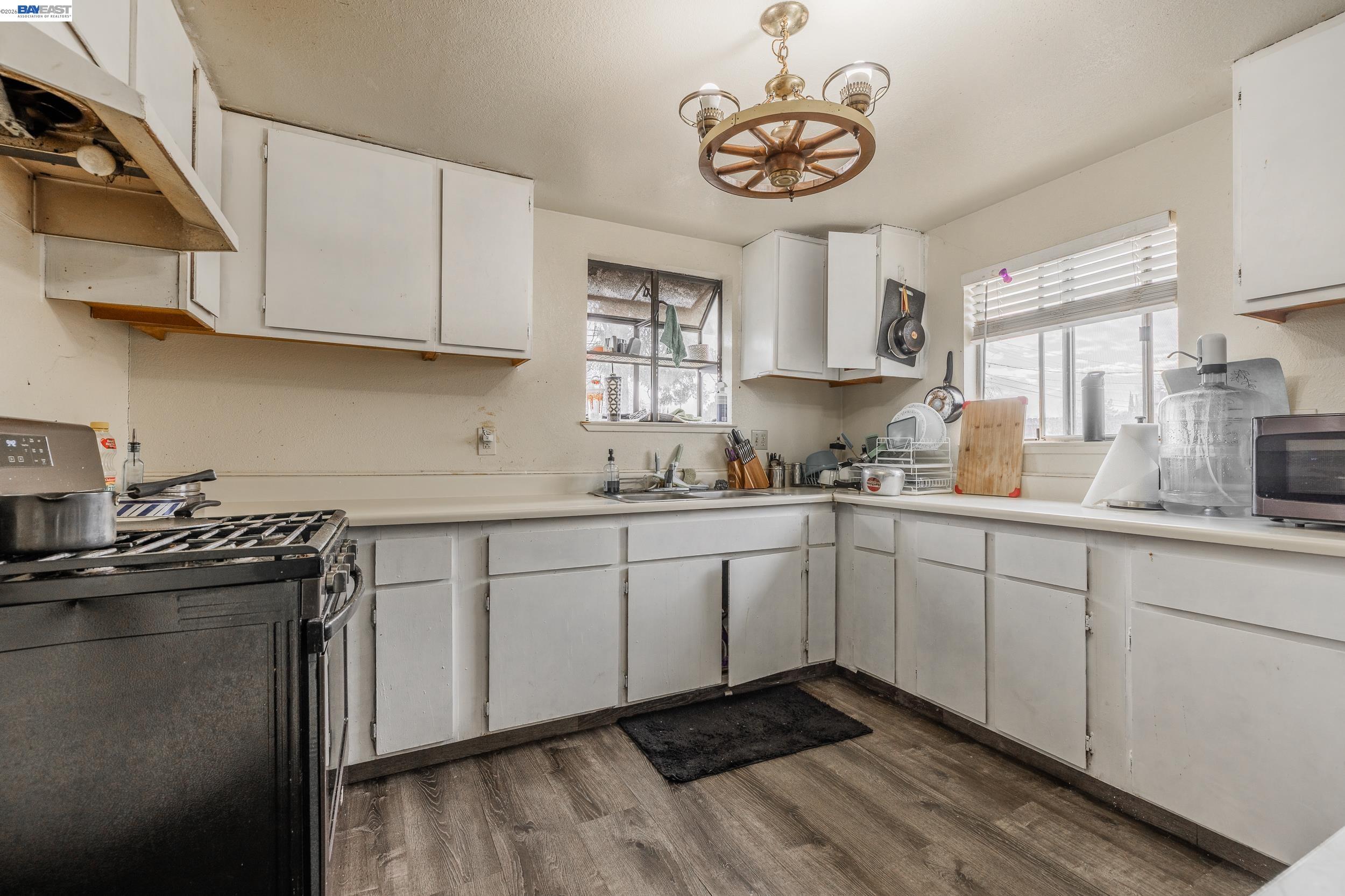 Detail Gallery Image 9 of 27 For 252 W Clover Rd, Tracy,  CA 95376 - 5 Beds | 3 Baths