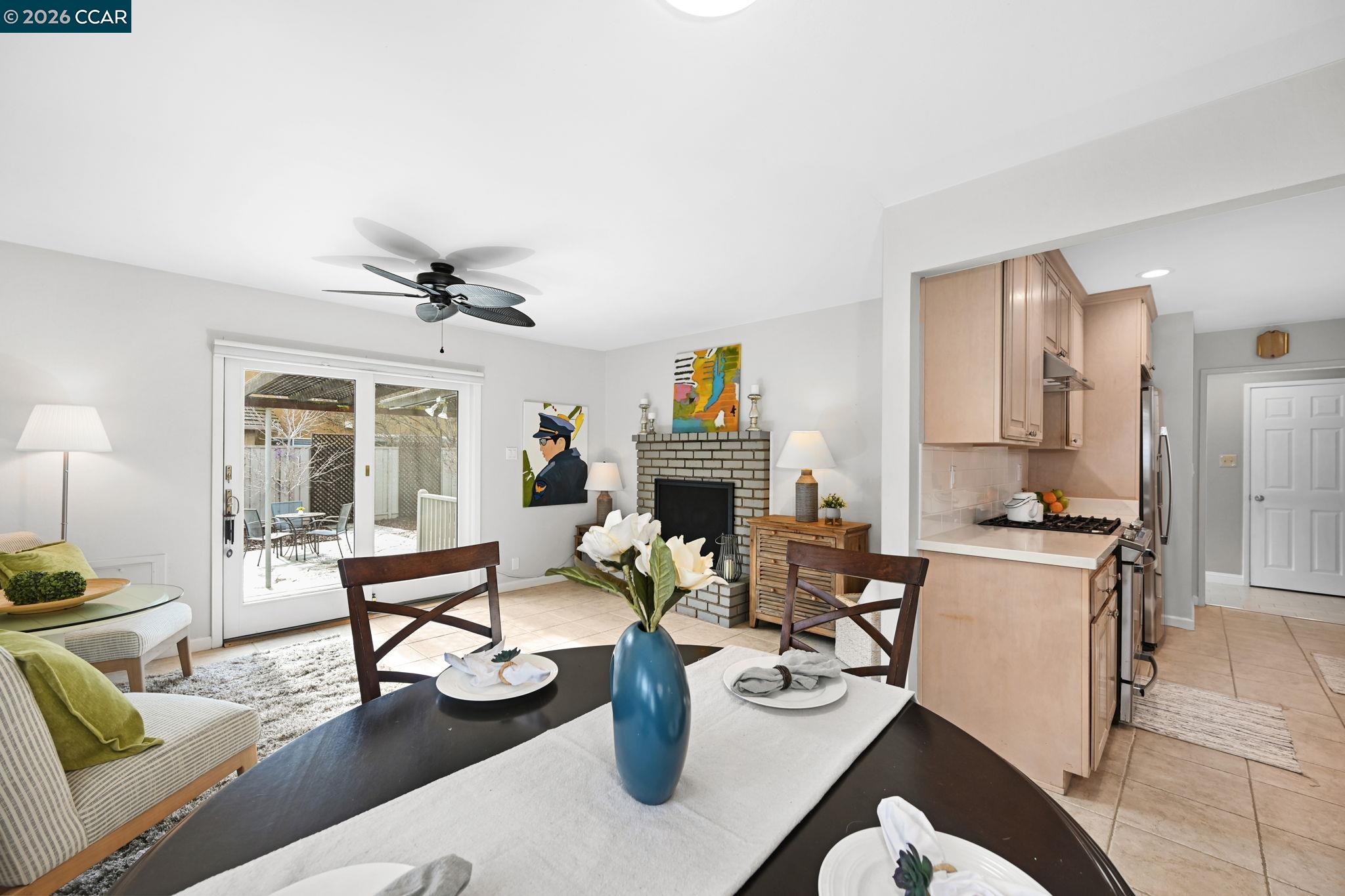 Detail Gallery Image 12 of 35 For 2036 Rockne Dr, Concord,  CA 94518 - 3 Beds | 2 Baths