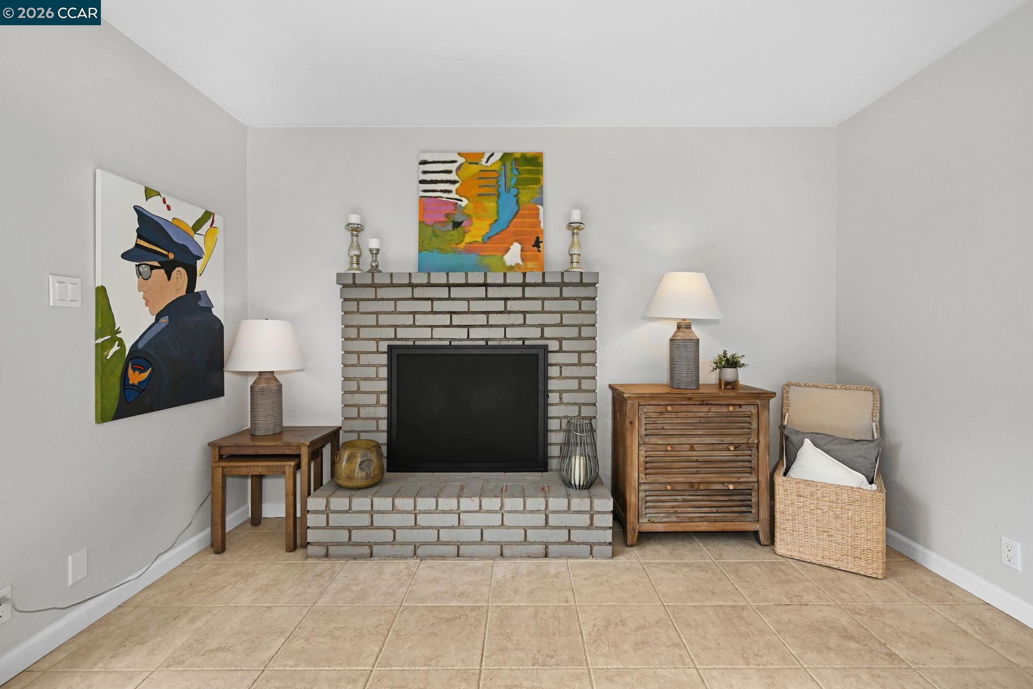 Detail Gallery Image 15 of 35 For 2036 Rockne Dr, Concord,  CA 94518 - 3 Beds | 2 Baths