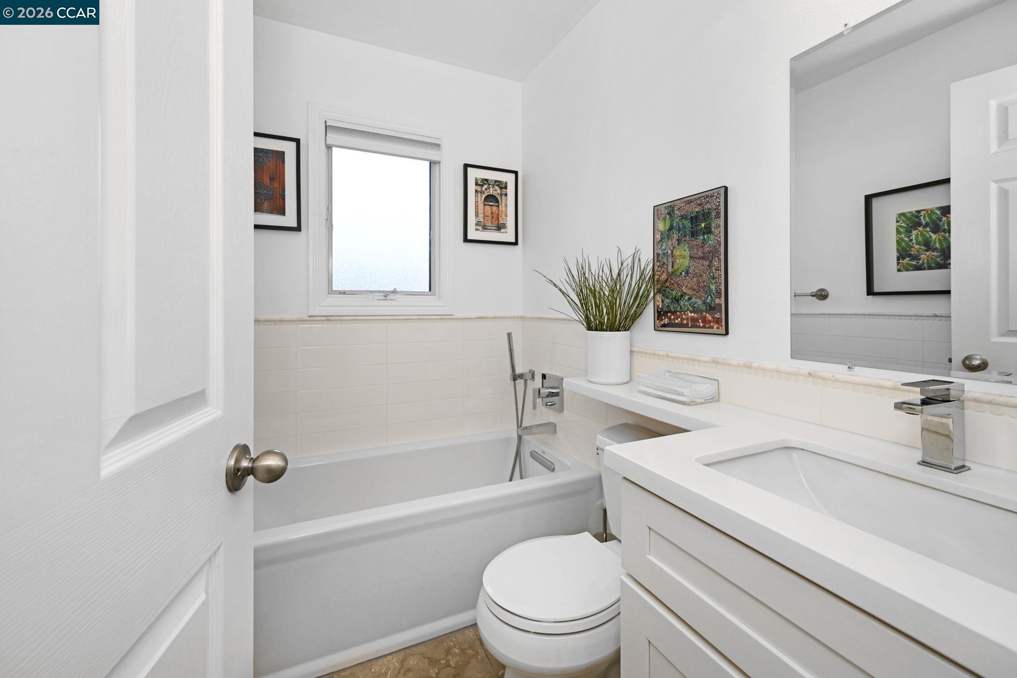 Detail Gallery Image 17 of 35 For 2036 Rockne Dr, Concord,  CA 94518 - 3 Beds | 2 Baths