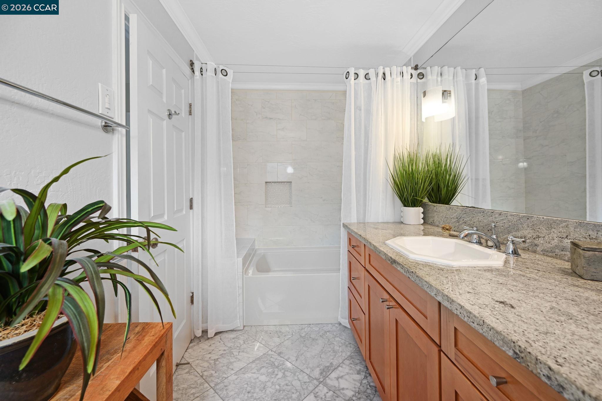Detail Gallery Image 22 of 35 For 2036 Rockne Dr, Concord,  CA 94518 - 3 Beds | 2 Baths