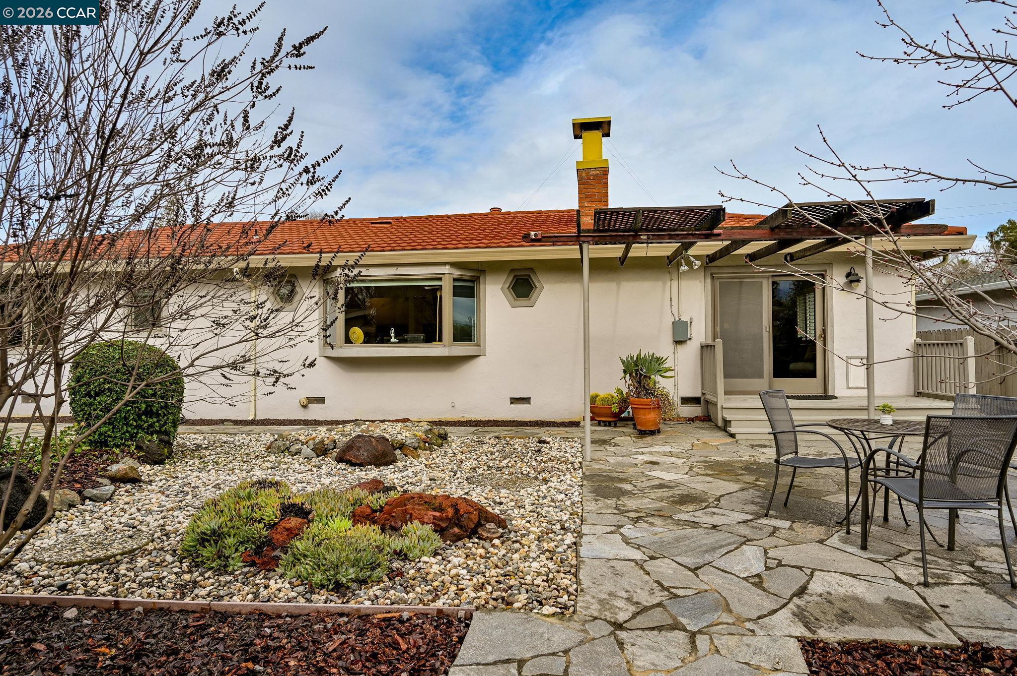 Detail Gallery Image 23 of 35 For 2036 Rockne Dr, Concord,  CA 94518 - 3 Beds | 2 Baths