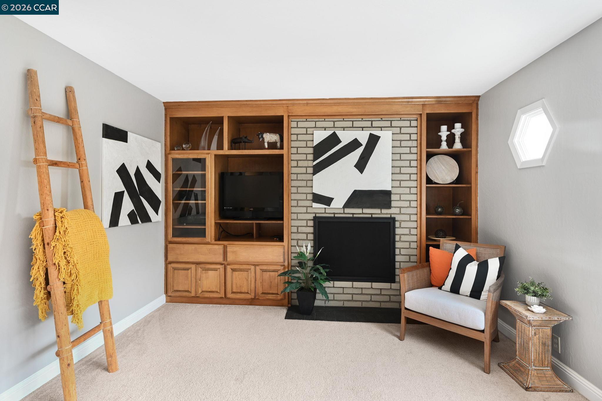 Detail Gallery Image 5 of 35 For 2036 Rockne Dr, Concord,  CA 94518 - 3 Beds | 2 Baths