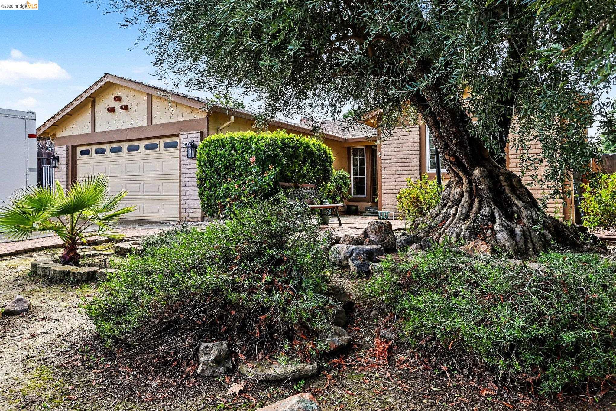 Front Image Thumbnail for EB41124577