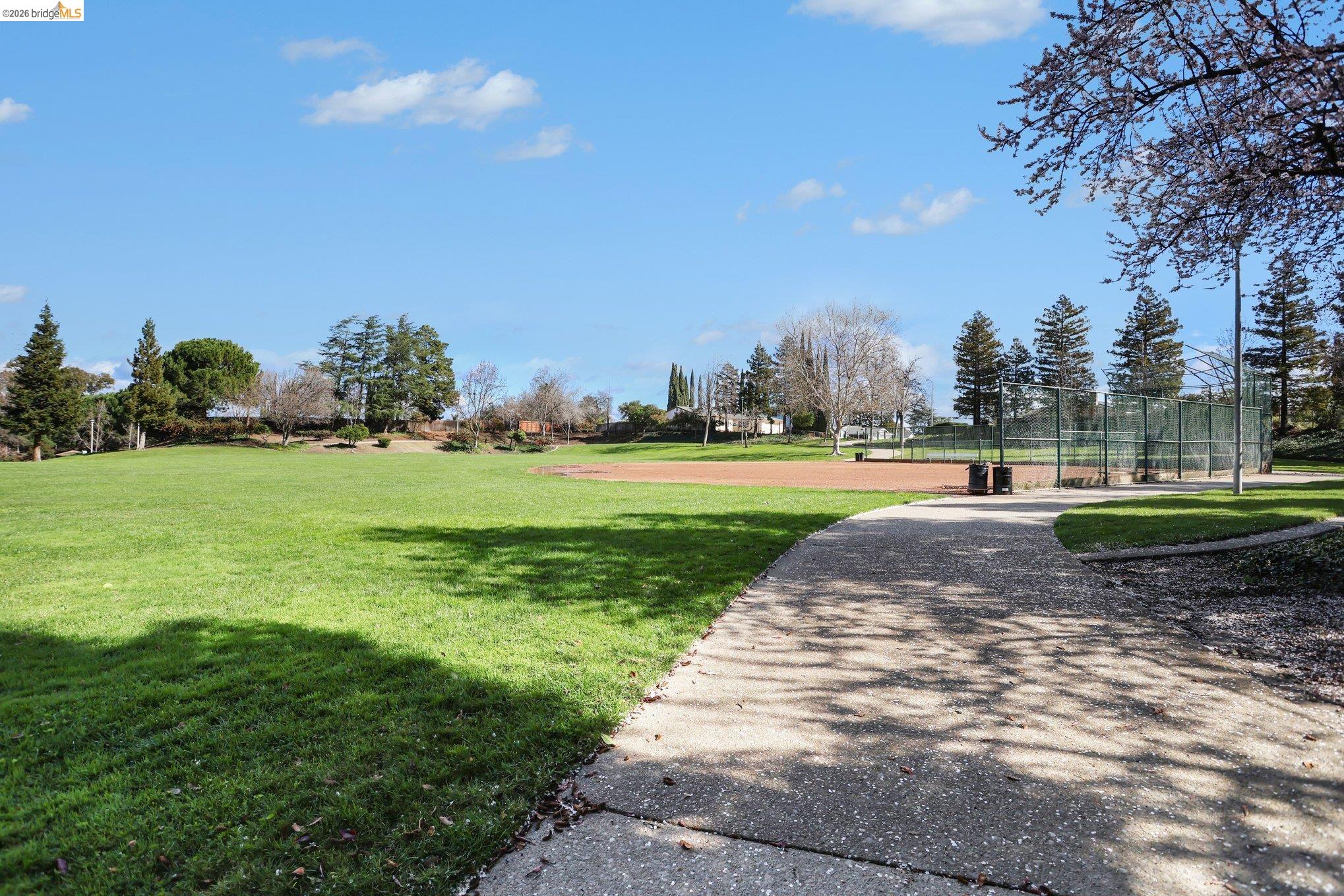 Detail Gallery Image 28 of 30 For 3218 Westbourne Dr, Antioch,  CA 94509 - 3 Beds | 2 Baths