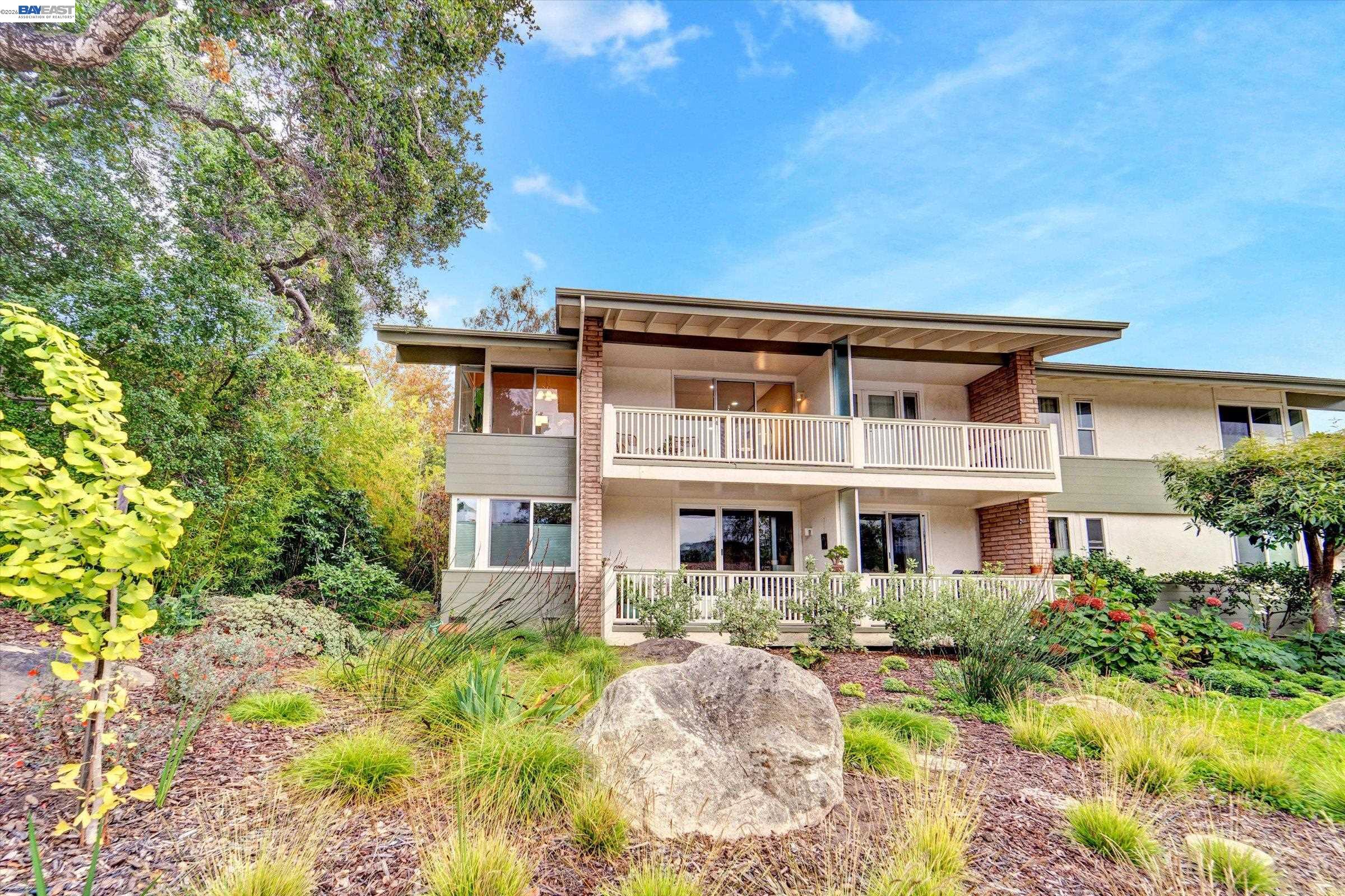 Detail Gallery Image 23 of 29 For 2767 Miradero Dr #C,  –,  CA 93105 - 3 Beds | 2 Baths