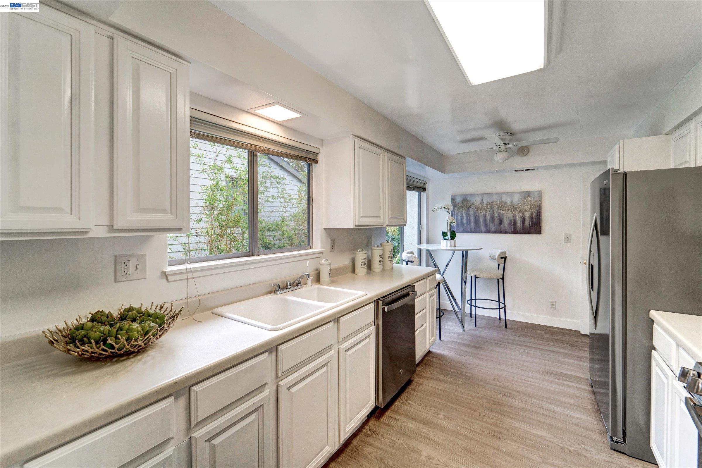 Detail Gallery Image 8 of 29 For 2767 Miradero Dr #C,  –,  CA 93105 - 3 Beds | 2 Baths