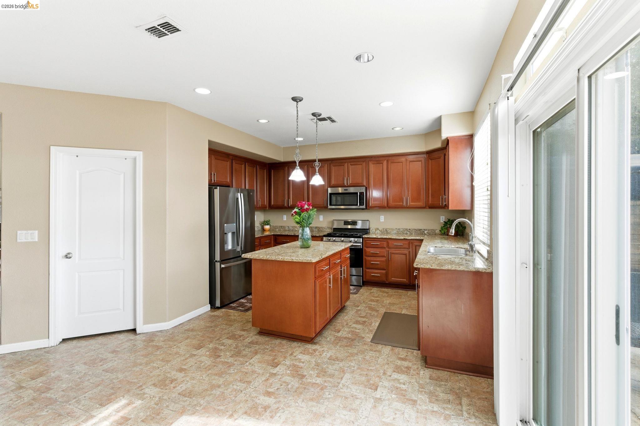 Detail Gallery Image 18 of 60 For 104 Genoa Way, Oakley,  CA 94561 - 4 Beds | 2/1 Baths