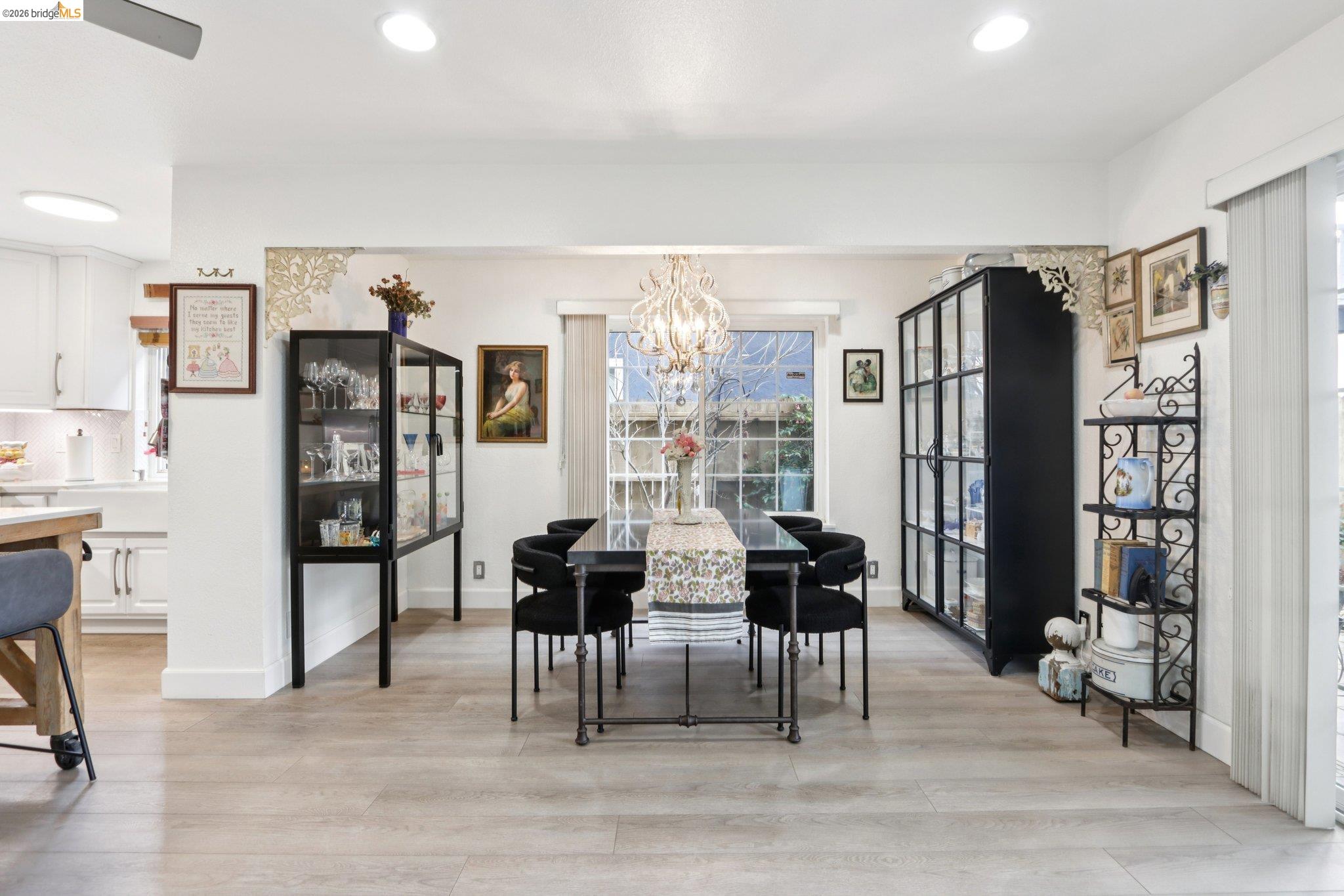 Detail Gallery Image 11 of 28 For 1510 Cathy Way, Hayward,  CA 94545 - 3 Beds | 2 Baths