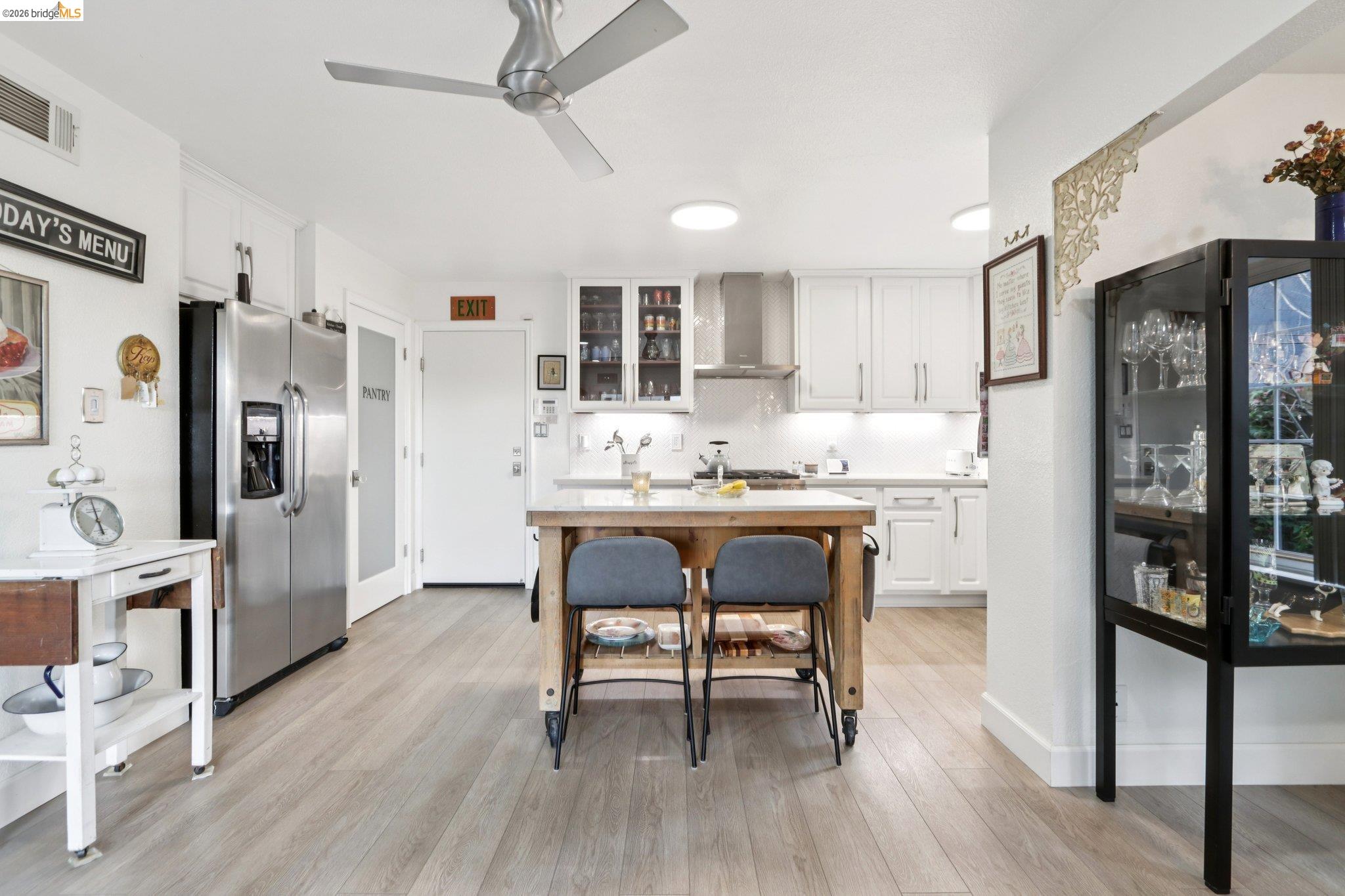 Detail Gallery Image 12 of 28 For 1510 Cathy Way, Hayward,  CA 94545 - 3 Beds | 2 Baths