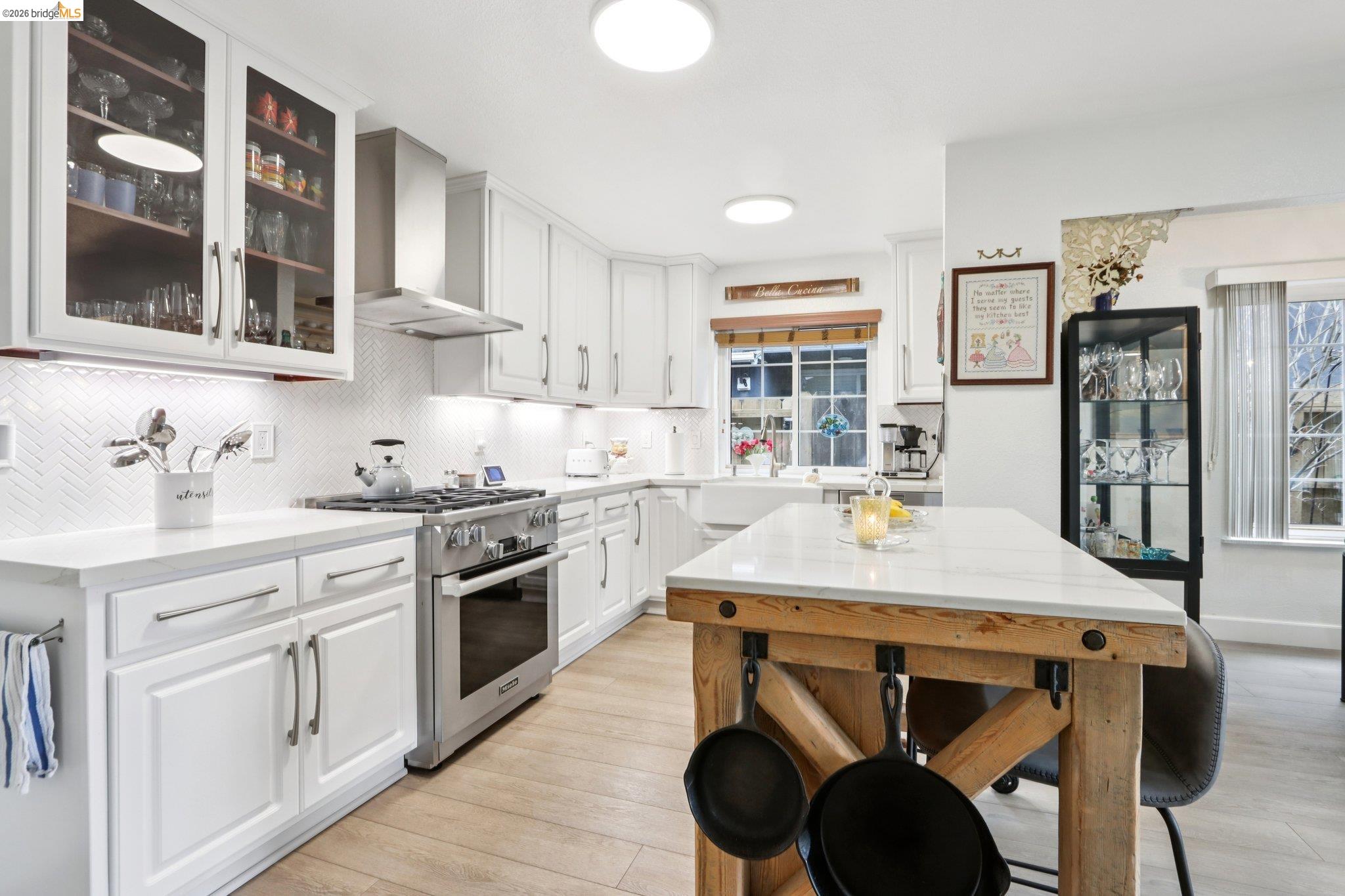 Detail Gallery Image 13 of 28 For 1510 Cathy Way, Hayward,  CA 94545 - 3 Beds | 2 Baths