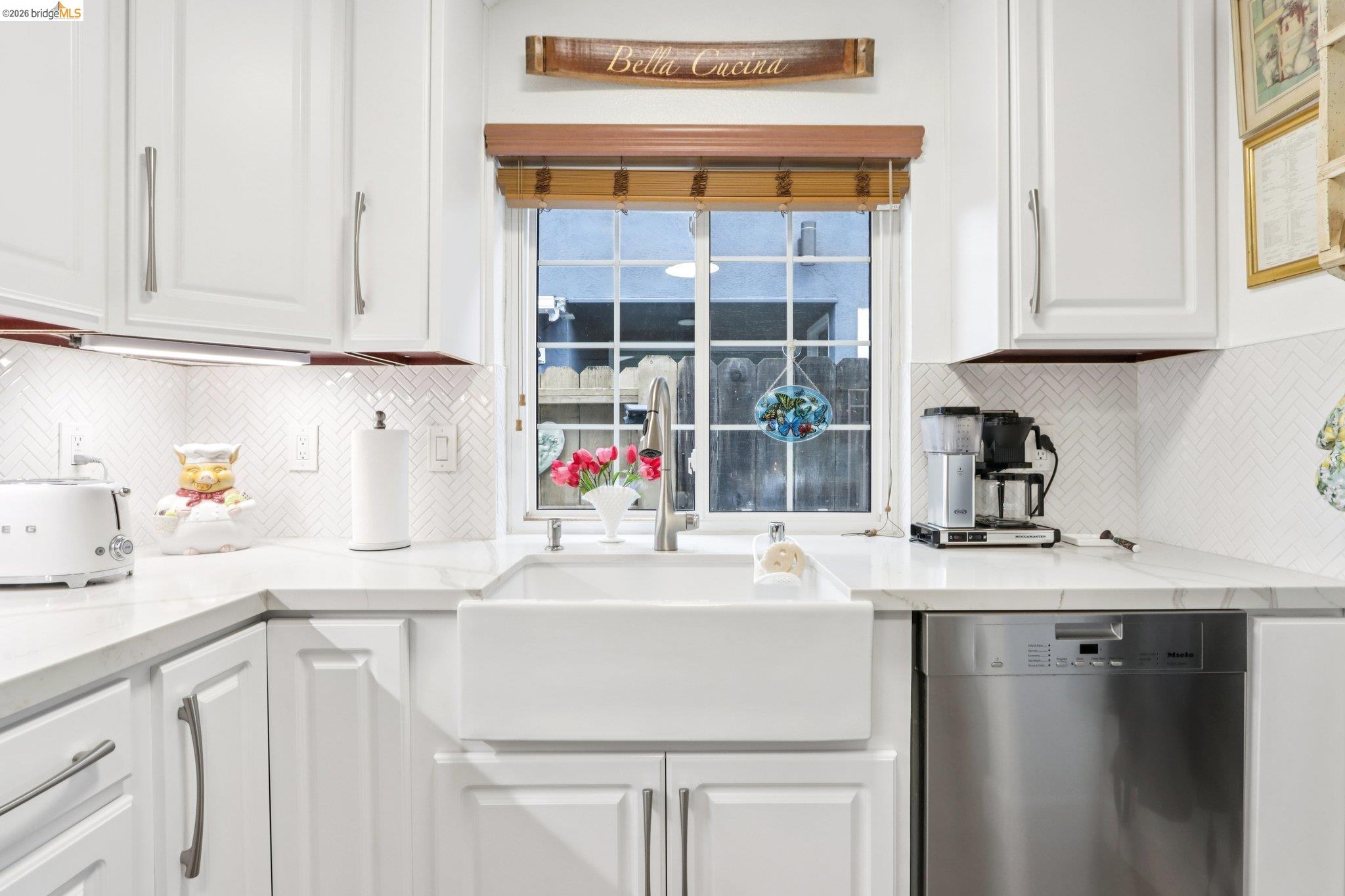 Detail Gallery Image 15 of 28 For 1510 Cathy Way, Hayward,  CA 94545 - 3 Beds | 2 Baths