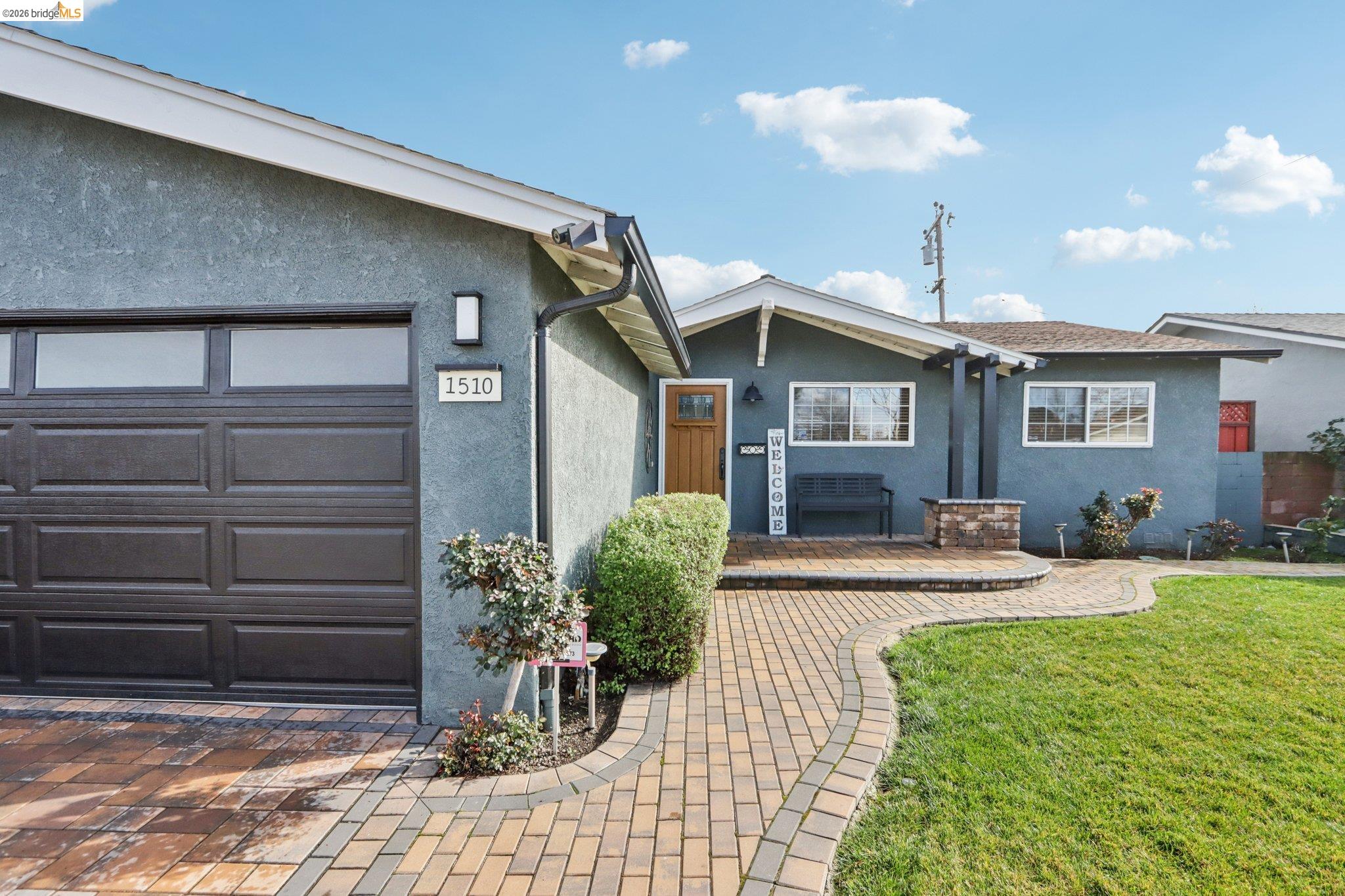 Detail Gallery Image 3 of 28 For 1510 Cathy Way, Hayward,  CA 94545 - 3 Beds | 2 Baths