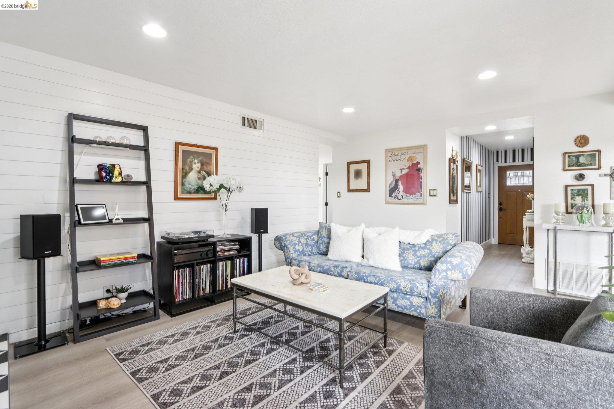 Detail Gallery Image 9 of 28 For 1510 Cathy Way, Hayward,  CA 94545 - 3 Beds | 2 Baths