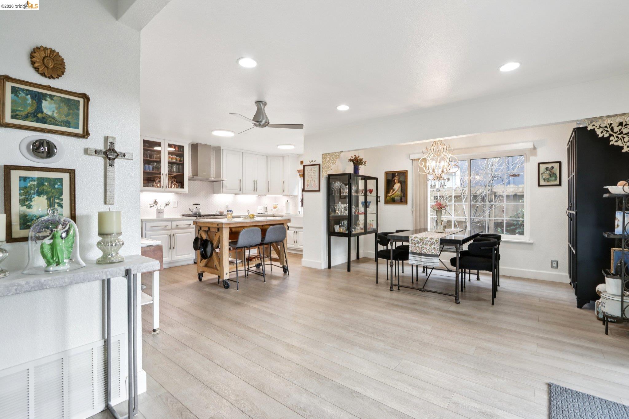 Detail Gallery Image 10 of 28 For 1510 Cathy Way, Hayward,  CA 94545 - 3 Beds | 2 Baths