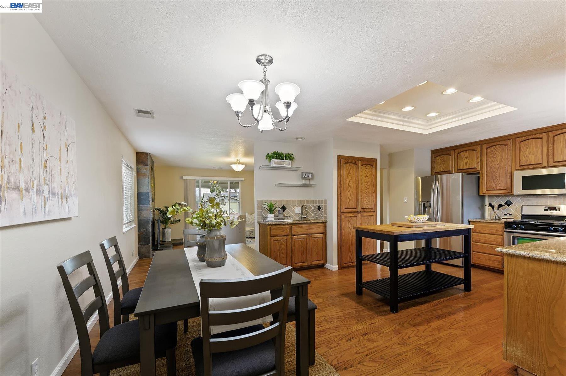 Detail Gallery Image 14 of 46 For 833 El Rancho Dr., Livermore,  CA 94550 - 3 Beds | 2 Baths