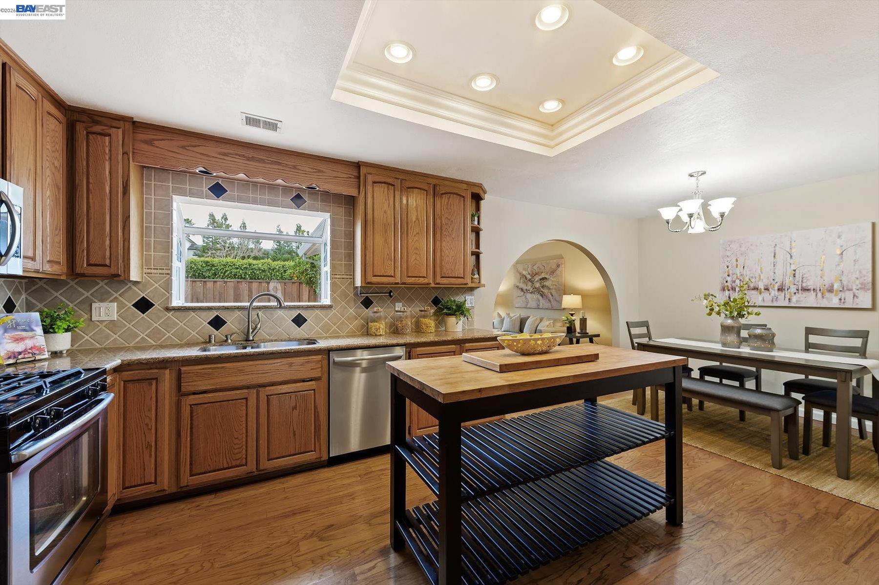 Detail Gallery Image 16 of 46 For 833 El Rancho Dr., Livermore,  CA 94550 - 3 Beds | 2 Baths