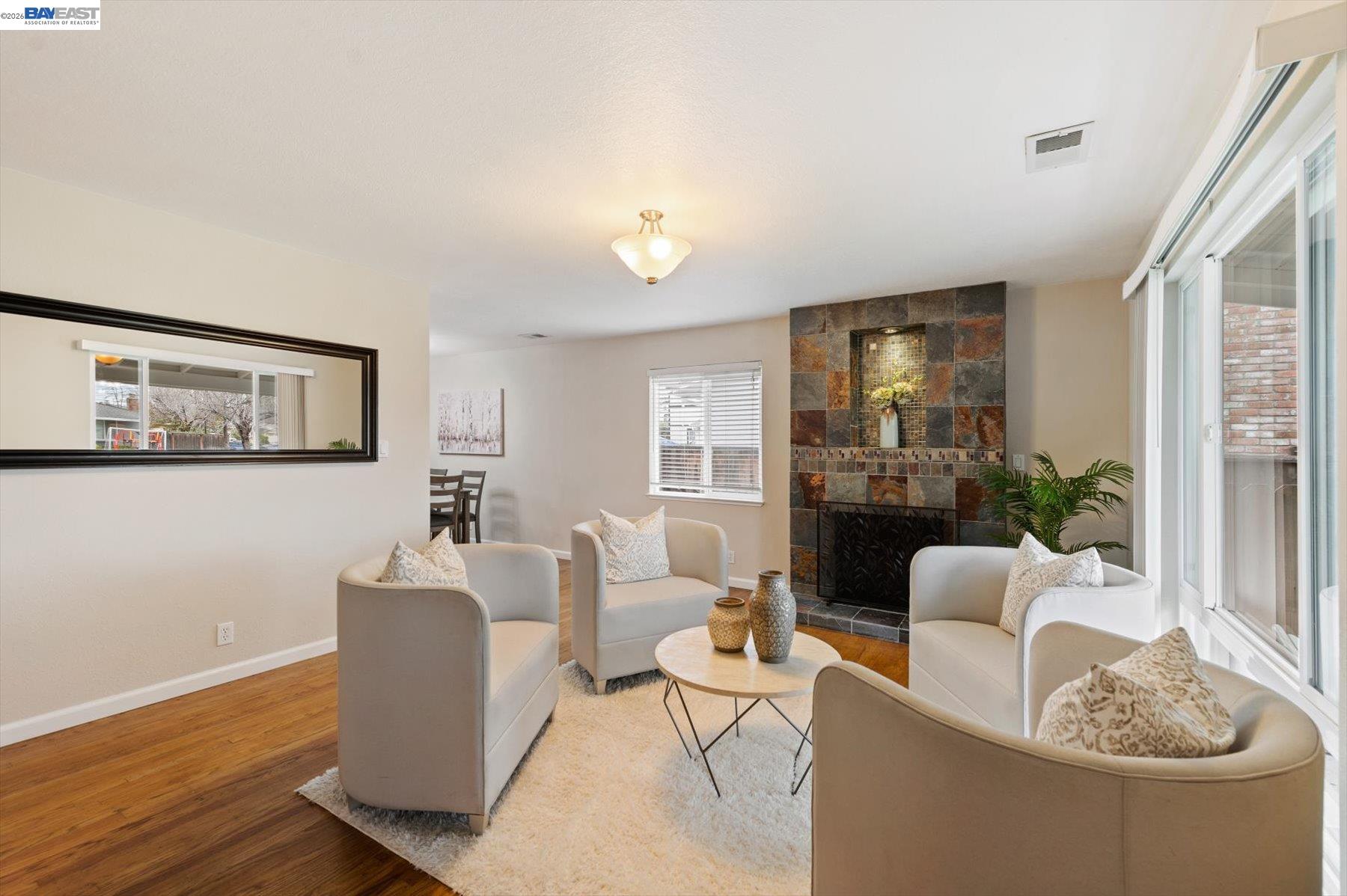 Detail Gallery Image 9 of 46 For 833 El Rancho Dr., Livermore,  CA 94550 - 3 Beds | 2 Baths