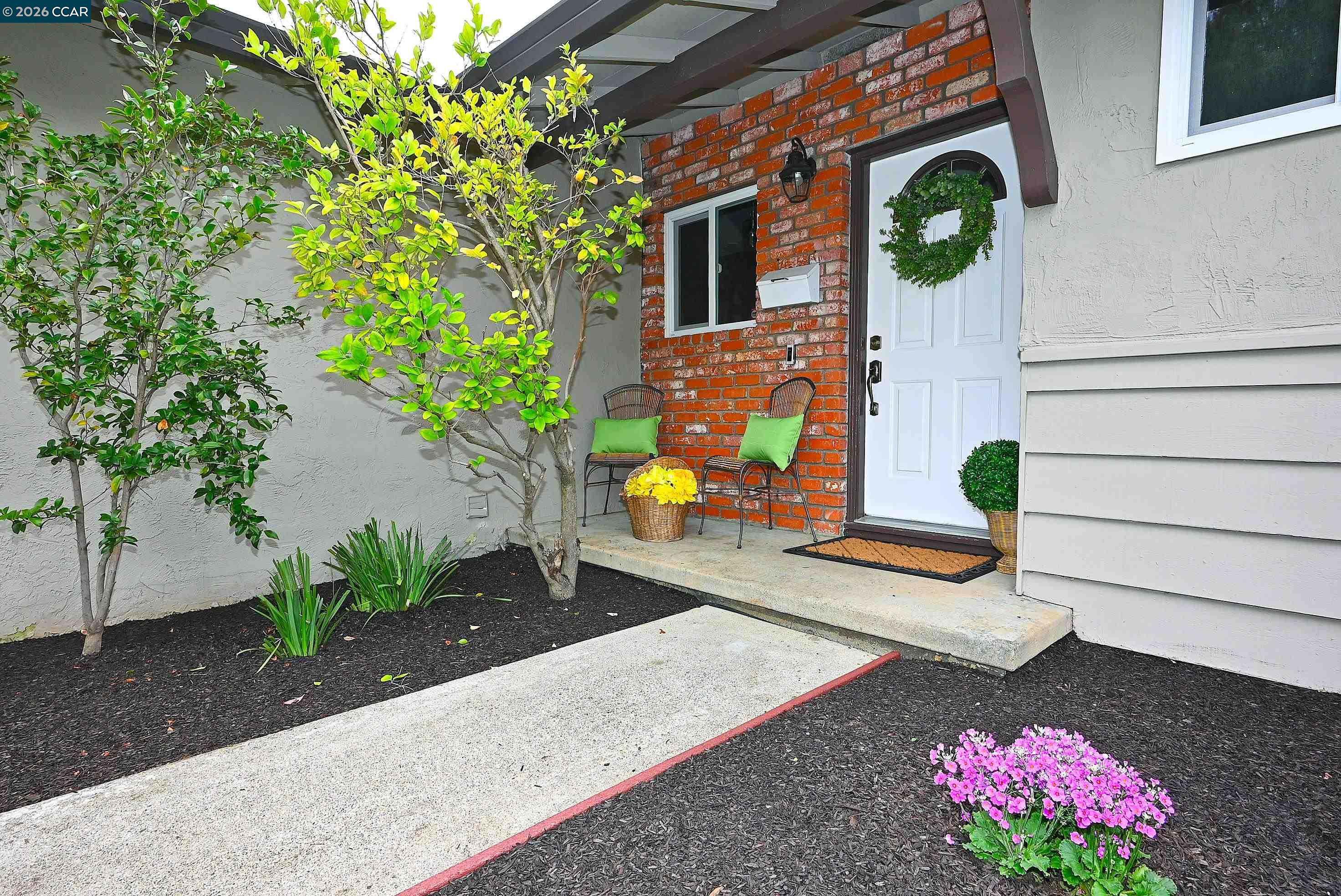 Detail Gallery Image 4 of 39 For 1812 Baldwin Dr, Concord,  CA 94519 - 4 Beds | 2 Baths