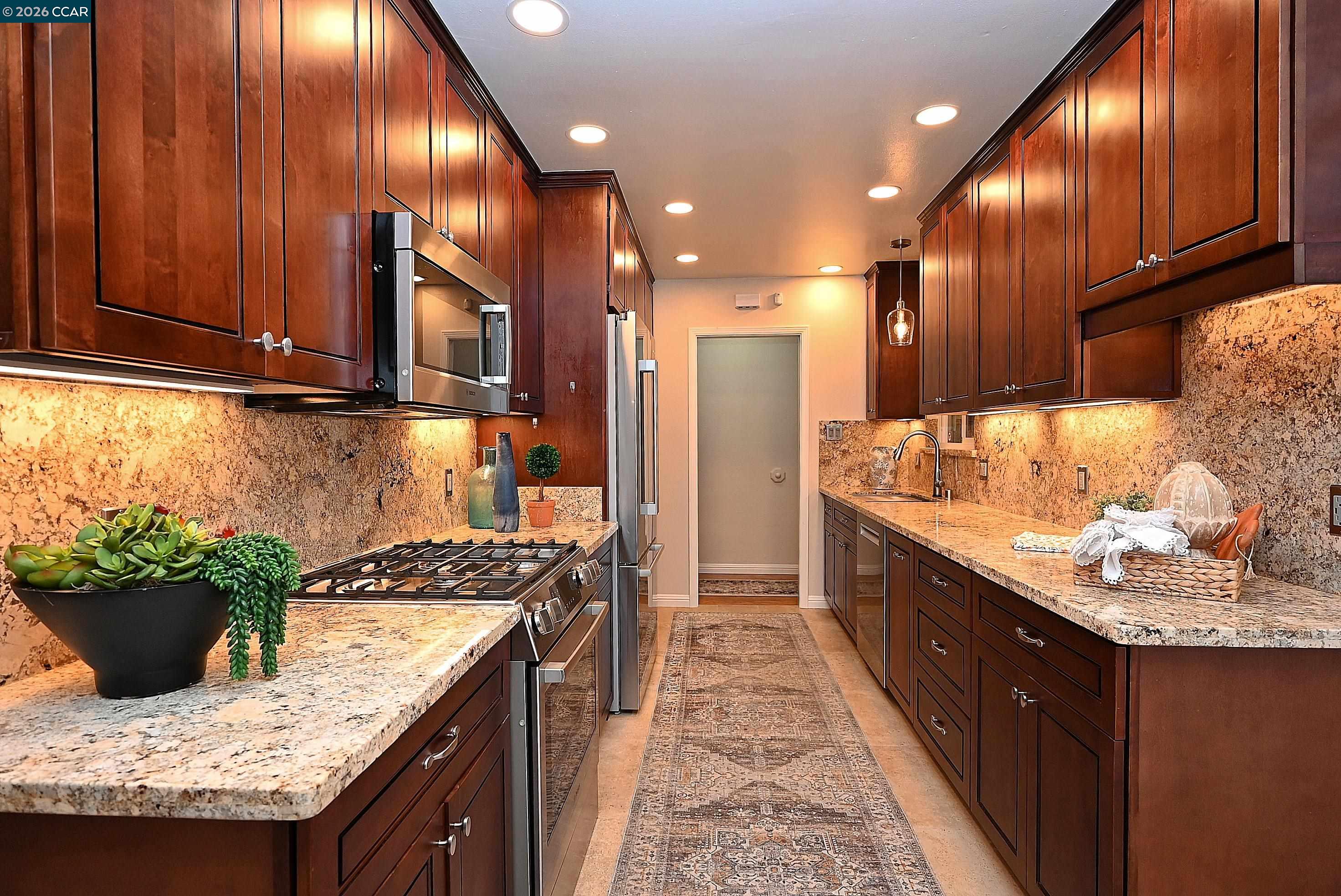 Detail Gallery Image 8 of 39 For 1812 Baldwin Dr, Concord,  CA 94519 - 4 Beds | 2 Baths