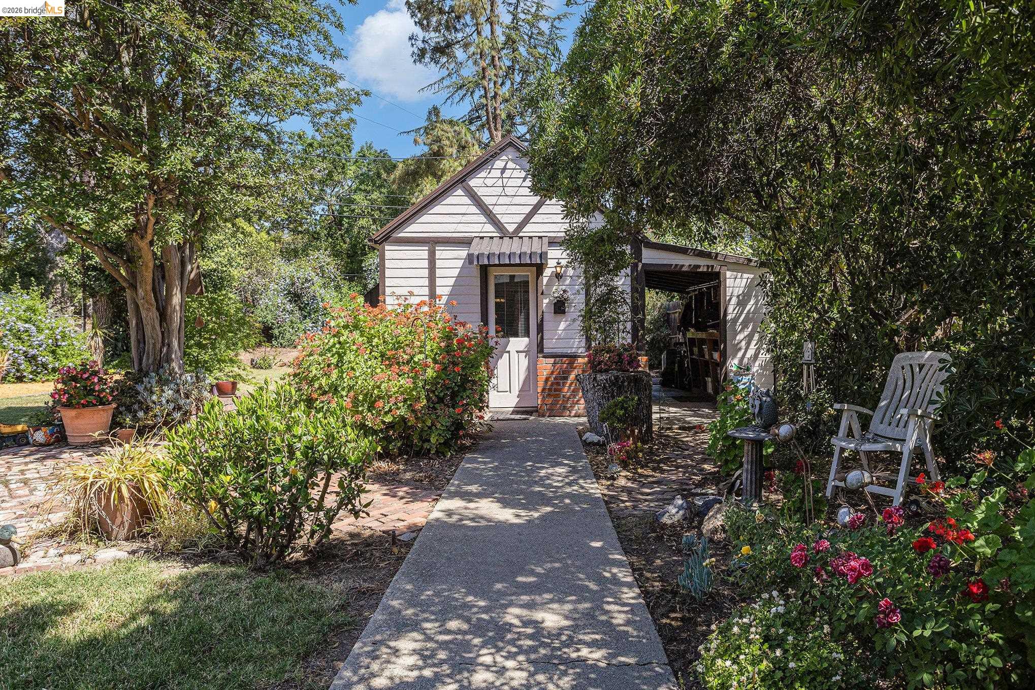 Detail Gallery Image 3 of 53 For 1545 W Walnut Street, Stockton,  CA 95203 - 2 Beds | 2 Baths