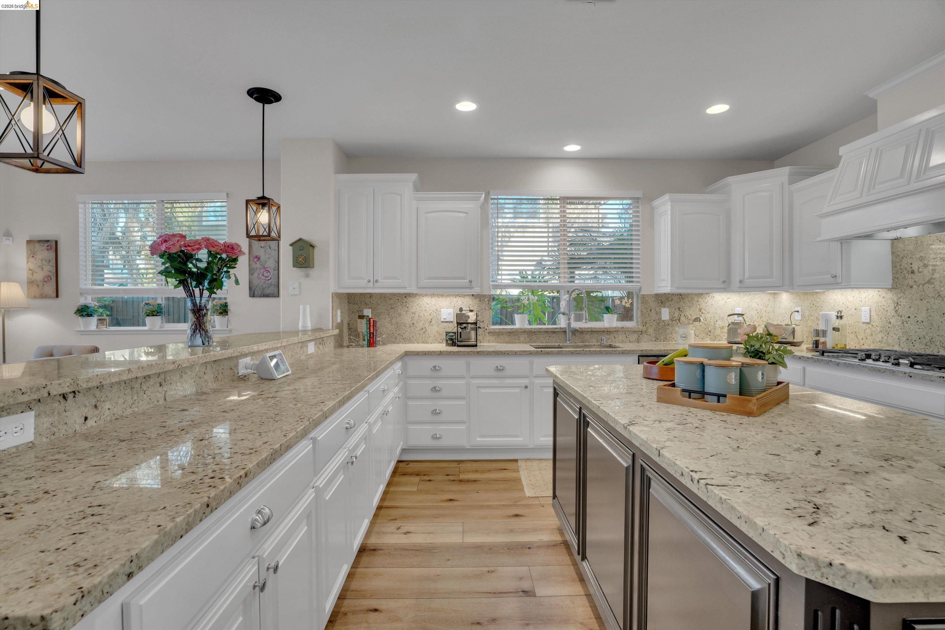 Detail Gallery Image 2 of 53 For 6144 Seneca Cir, Discovery Bay,  CA 94505 - 5 Beds | 3 Baths