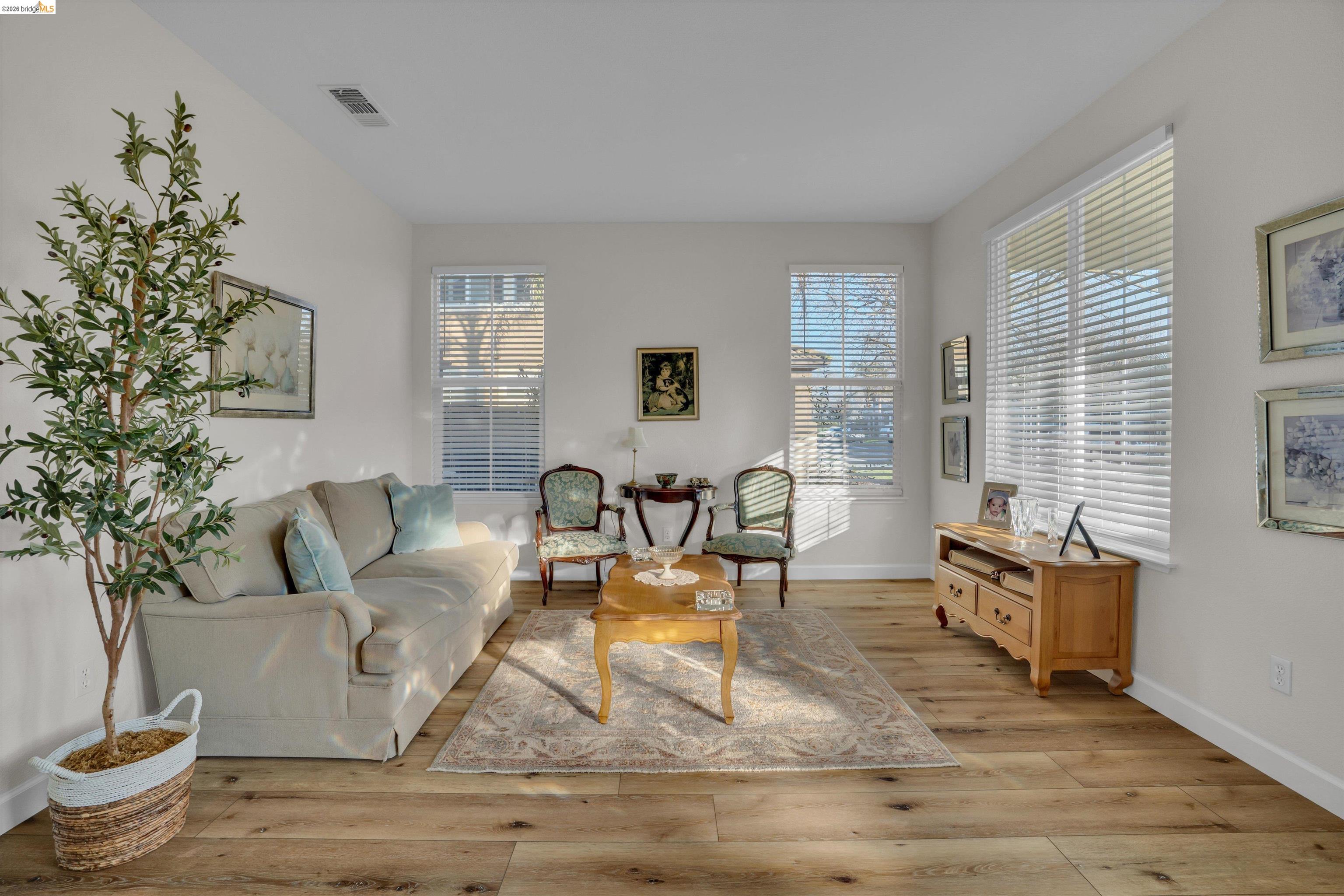 Detail Gallery Image 12 of 53 For 6144 Seneca Cir, Discovery Bay,  CA 94505 - 5 Beds | 3 Baths