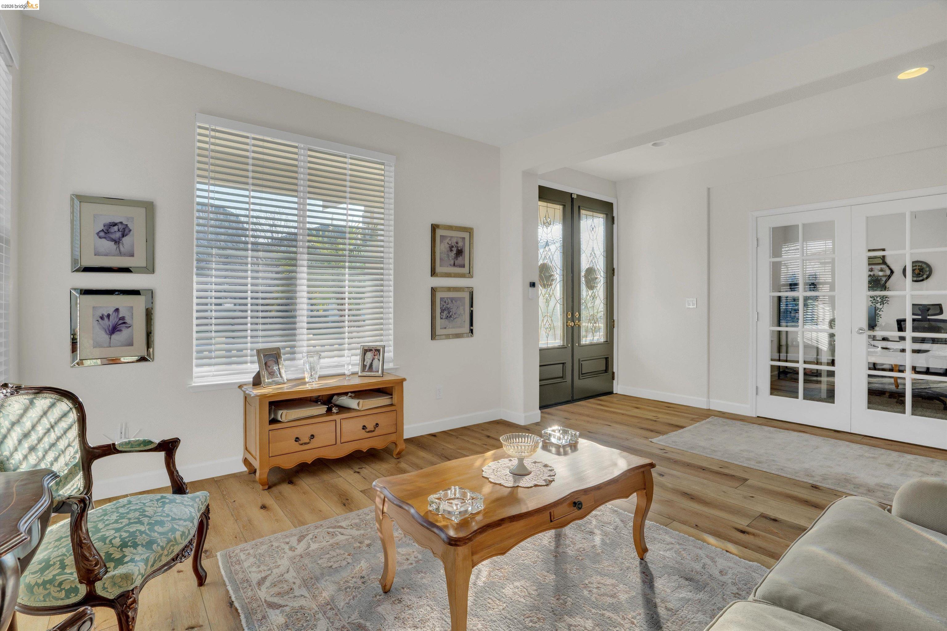 Detail Gallery Image 13 of 53 For 6144 Seneca Cir, Discovery Bay,  CA 94505 - 5 Beds | 3 Baths