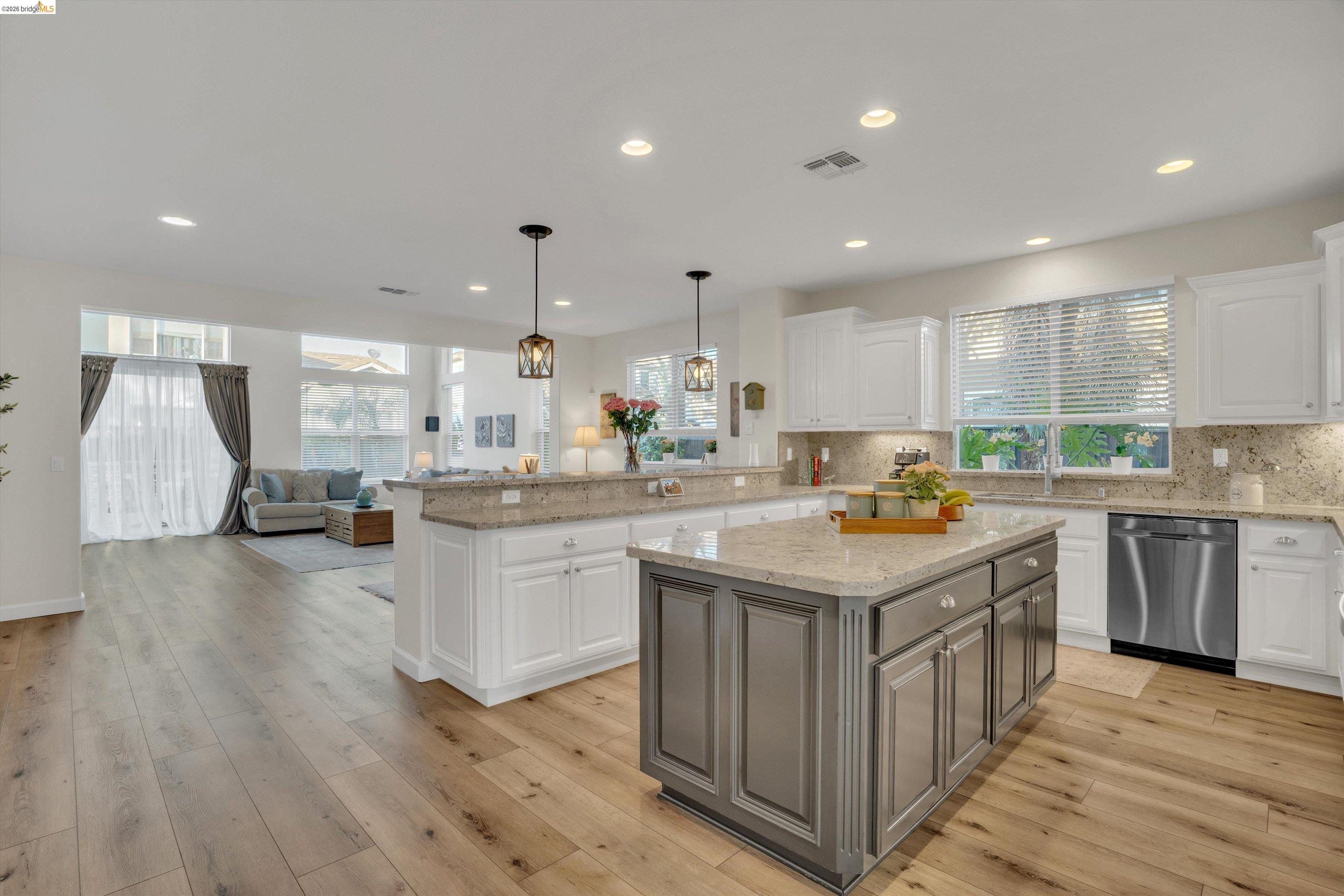 Detail Gallery Image 16 of 53 For 6144 Seneca Cir, Discovery Bay,  CA 94505 - 5 Beds | 3 Baths