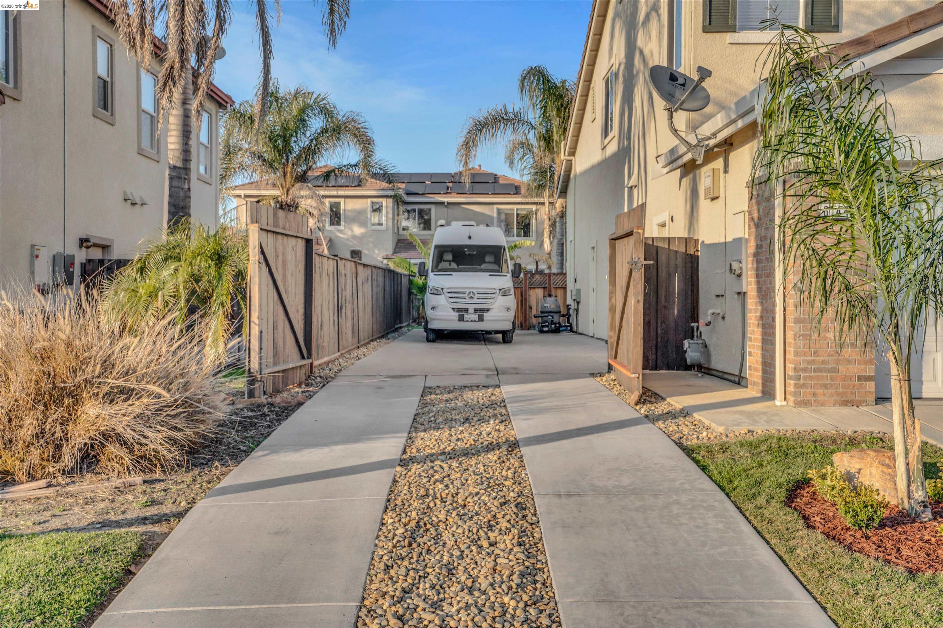 Detail Gallery Image 6 of 53 For 6144 Seneca Cir, Discovery Bay,  CA 94505 - 5 Beds | 3 Baths