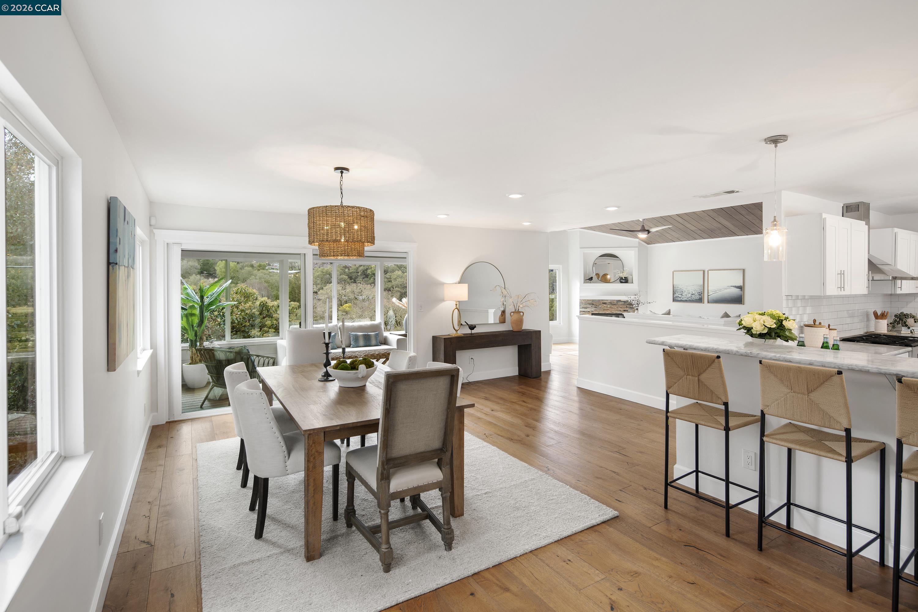 Detail Gallery Image 13 of 52 For 28 Southwood Dr, Orinda,  CA 94563 - 4 Beds | 4 Baths