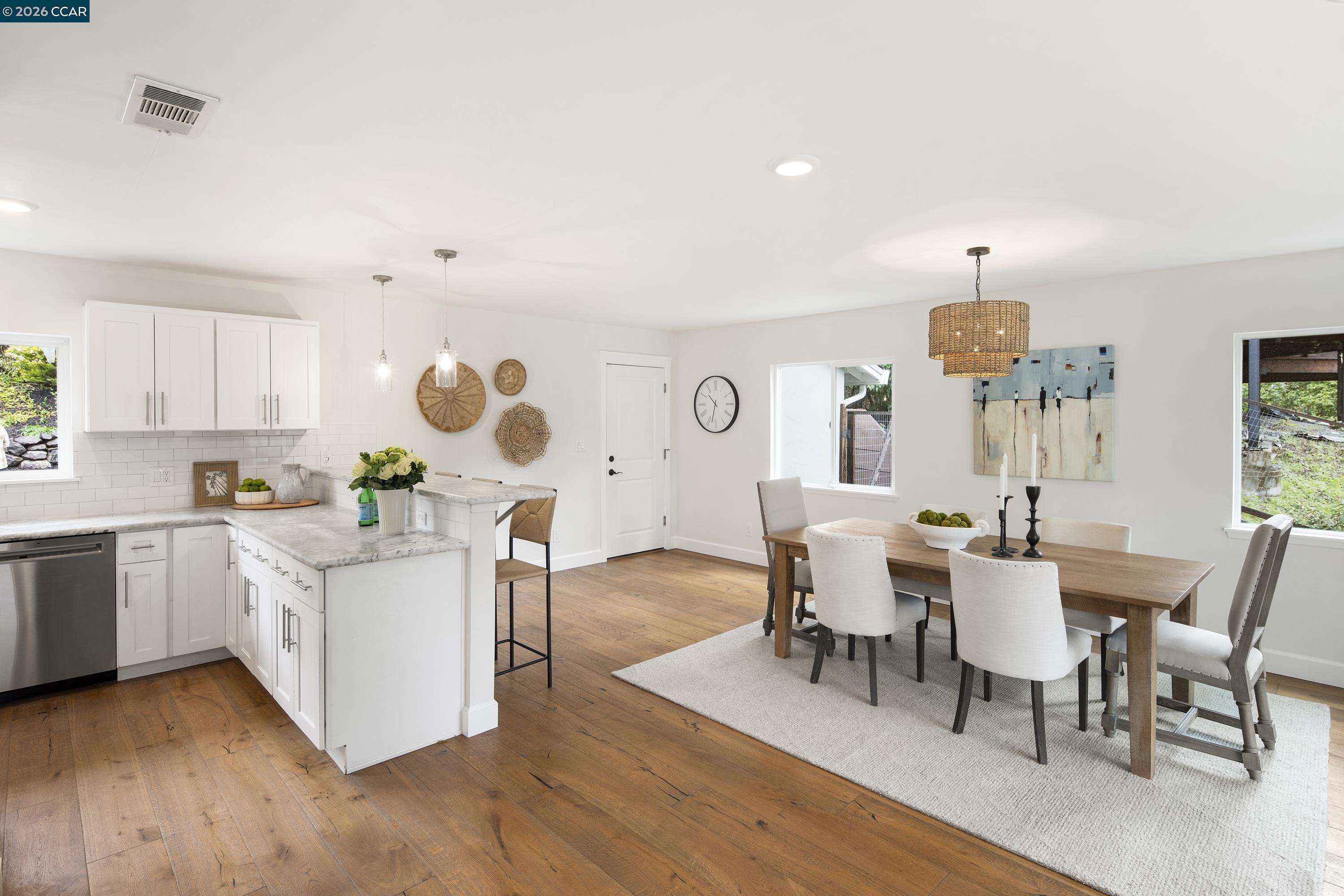 Detail Gallery Image 14 of 52 For 28 Southwood Dr, Orinda,  CA 94563 - 4 Beds | 4 Baths