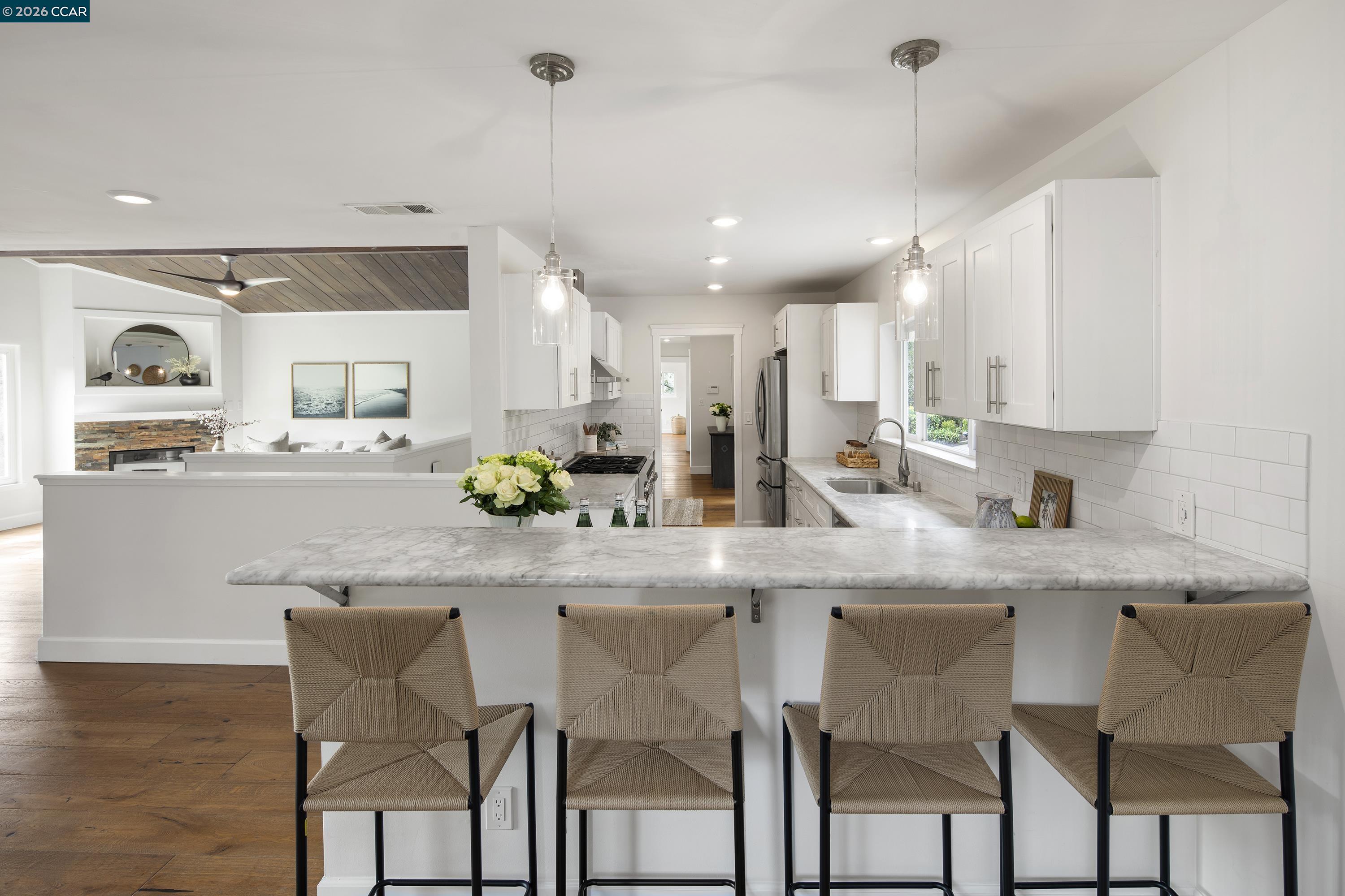 Detail Gallery Image 16 of 52 For 28 Southwood Dr, Orinda,  CA 94563 - 4 Beds | 4 Baths