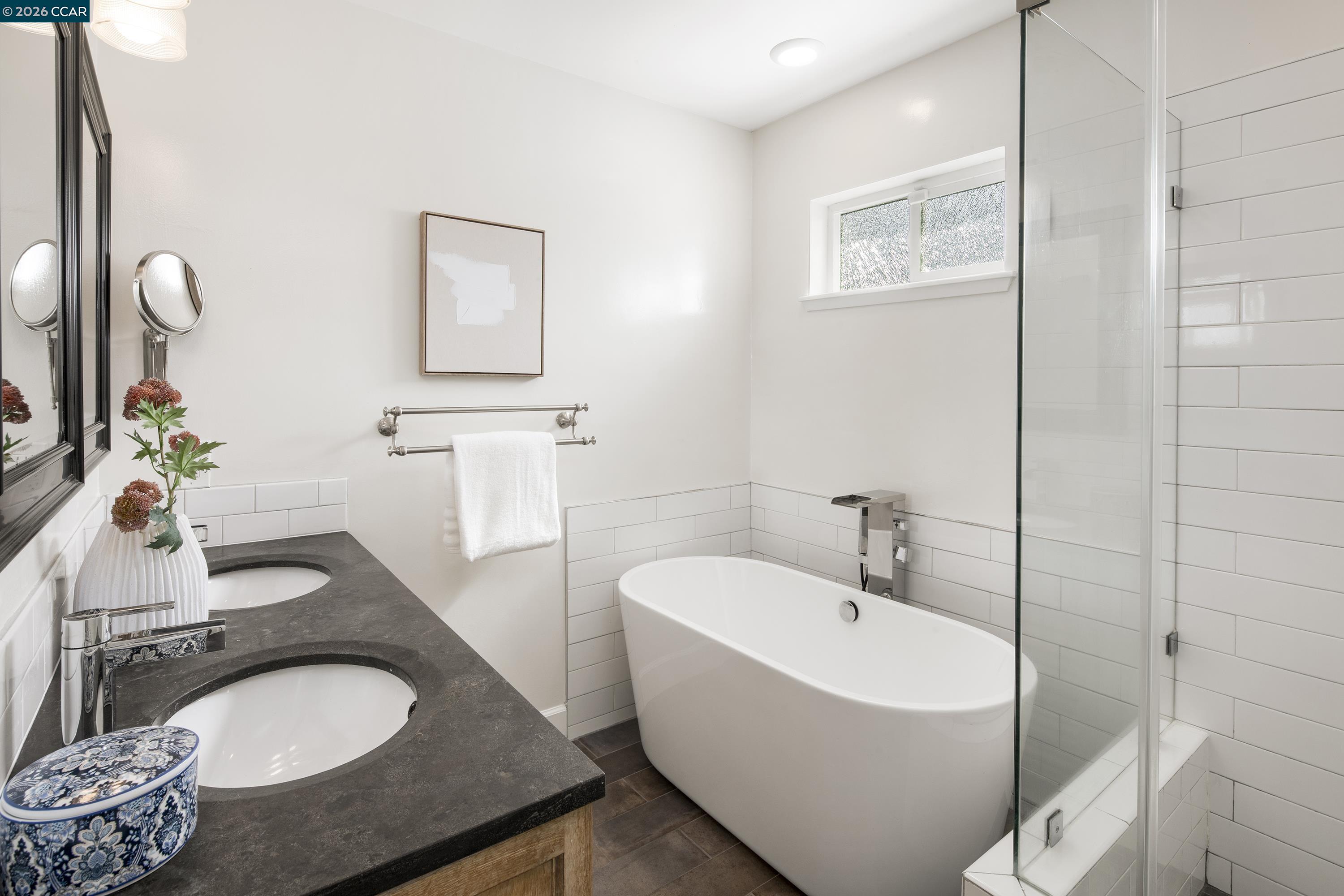 Detail Gallery Image 21 of 52 For 28 Southwood Dr, Orinda,  CA 94563 - 4 Beds | 4 Baths