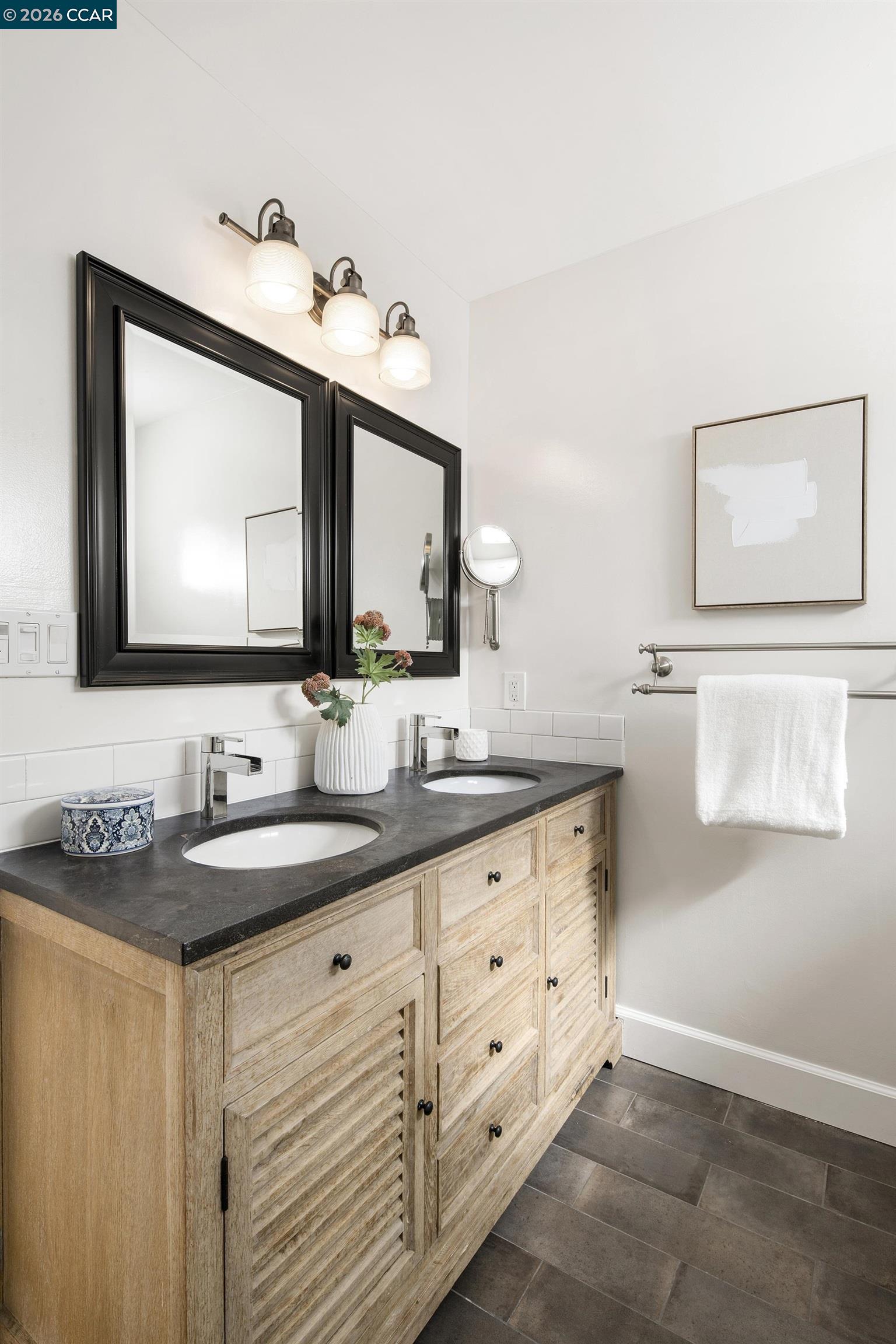 Detail Gallery Image 22 of 52 For 28 Southwood Dr, Orinda,  CA 94563 - 4 Beds | 4 Baths