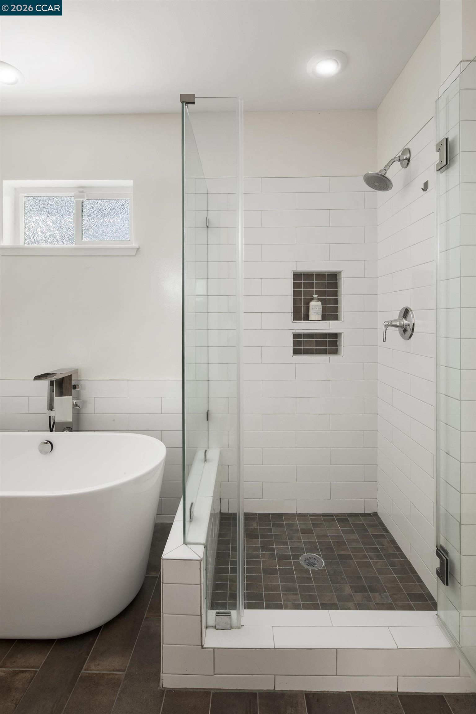 Detail Gallery Image 23 of 52 For 28 Southwood Dr, Orinda,  CA 94563 - 4 Beds | 4 Baths