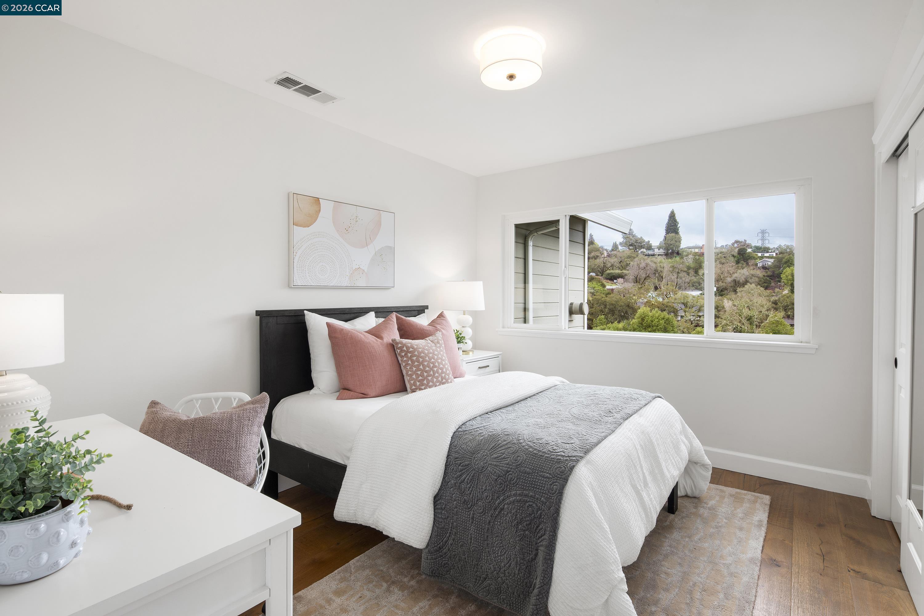 Detail Gallery Image 25 of 52 For 28 Southwood Dr, Orinda,  CA 94563 - 4 Beds | 4 Baths