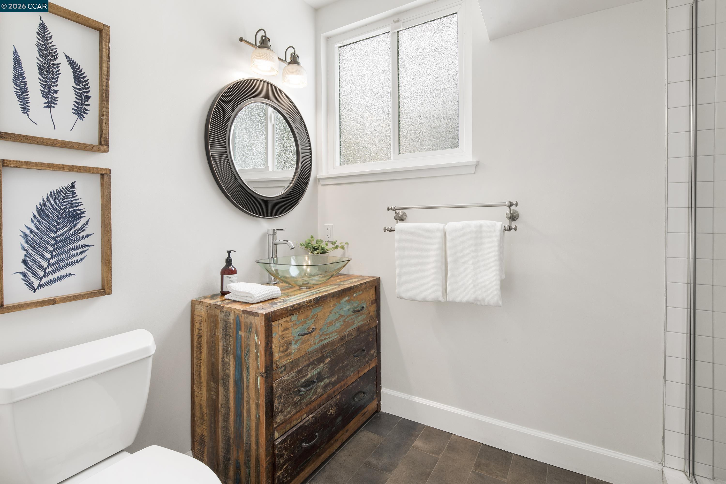 Detail Gallery Image 26 of 52 For 28 Southwood Dr, Orinda,  CA 94563 - 4 Beds | 4 Baths