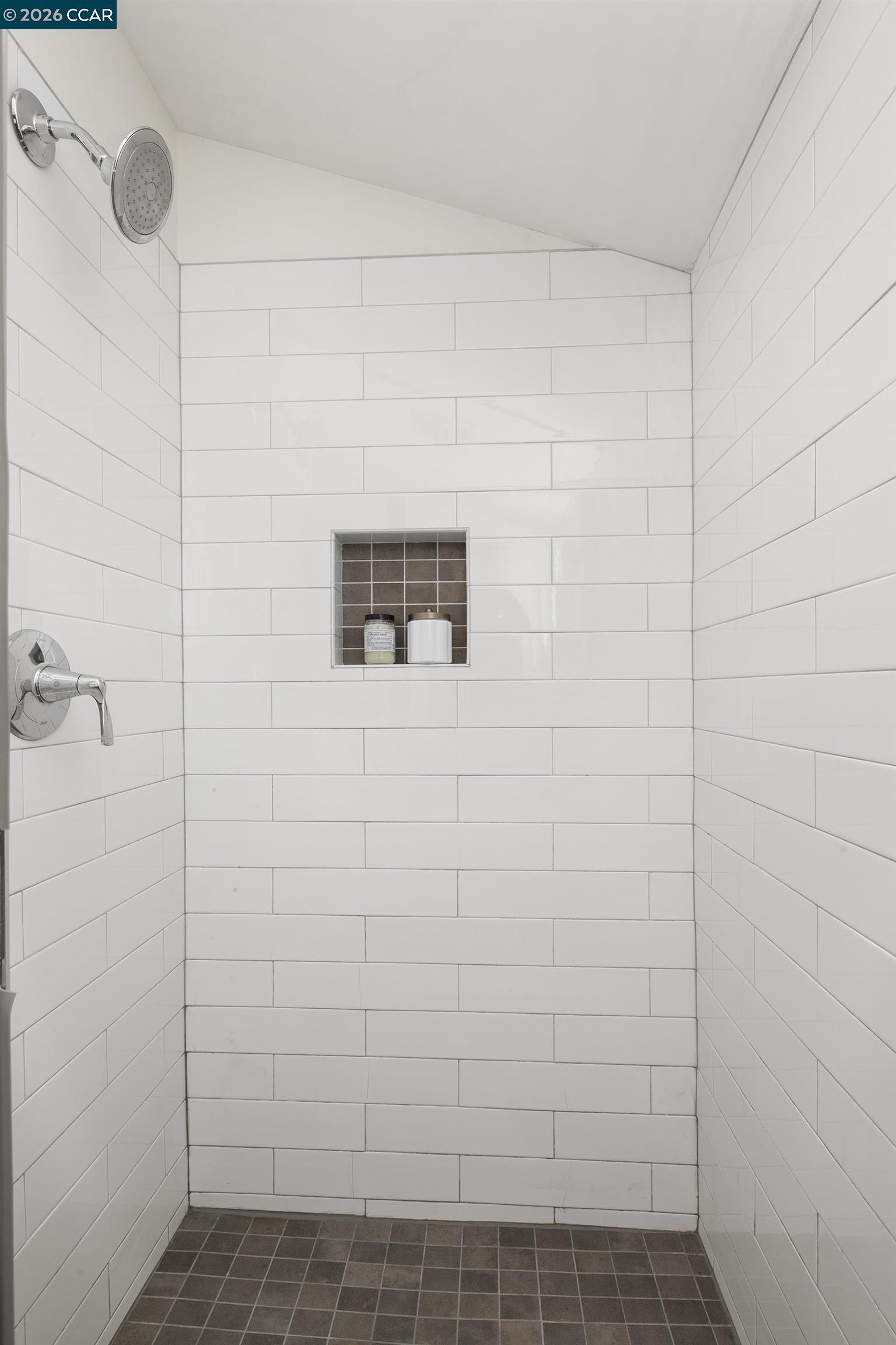 Detail Gallery Image 27 of 52 For 28 Southwood Dr, Orinda,  CA 94563 - 4 Beds | 4 Baths